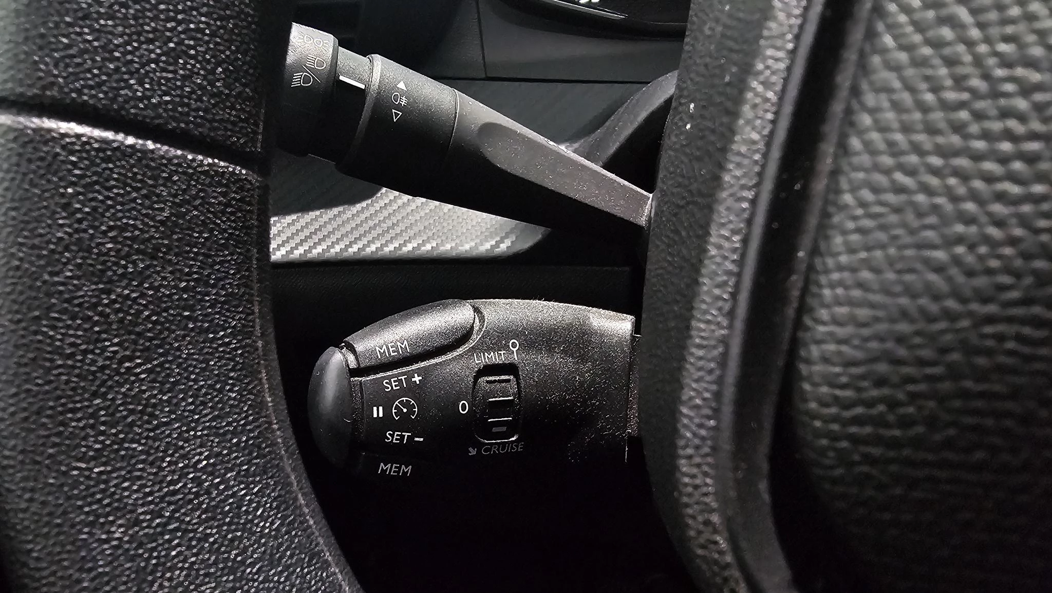 Peugeot-208-image-18