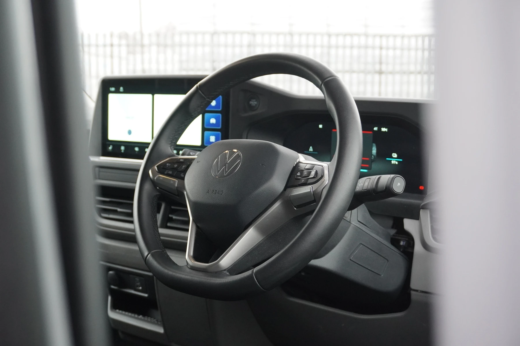 Volkswagen-Transporter-image-22