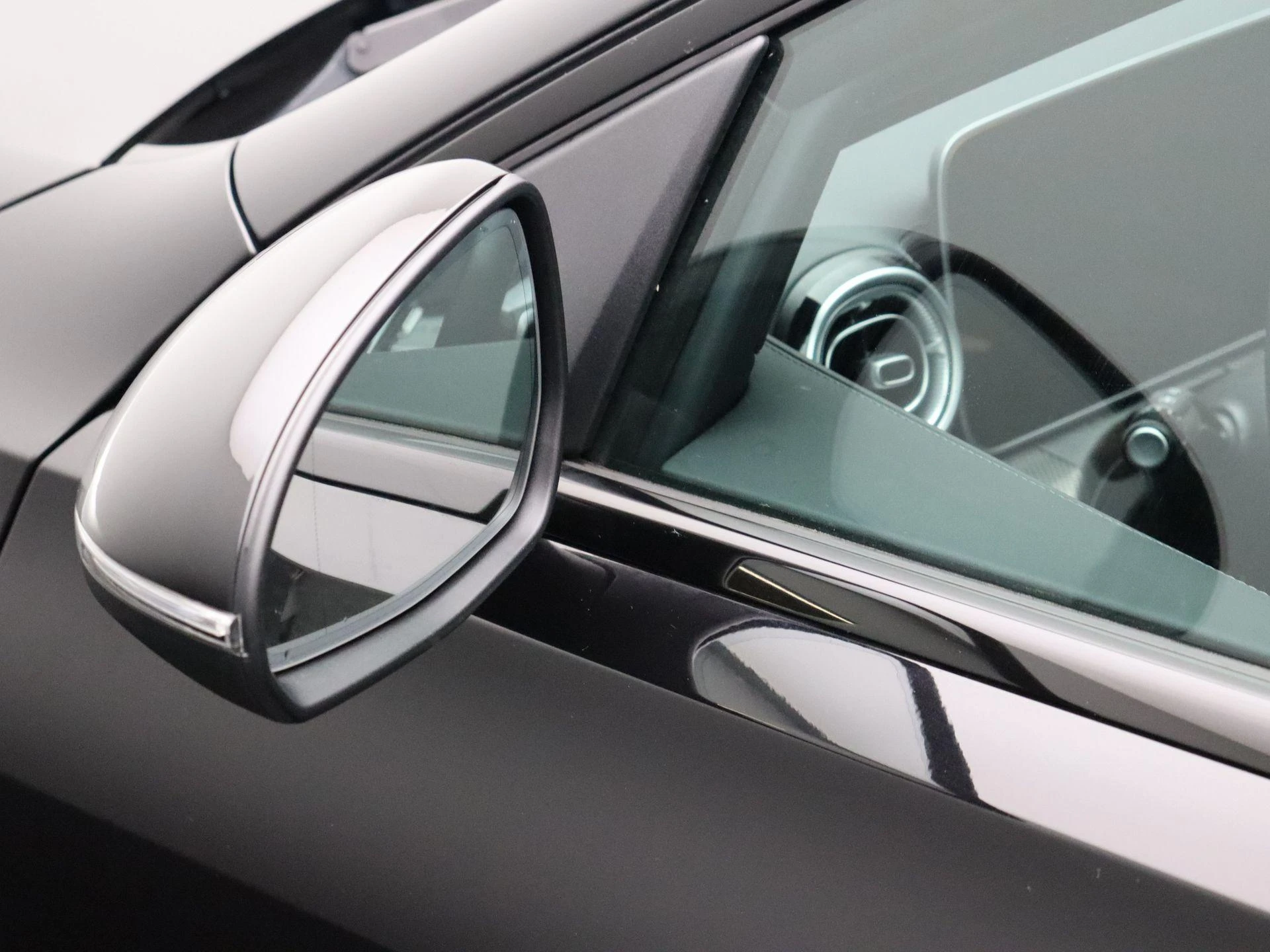 Mercedes-Benz-C-Klasse-image-7