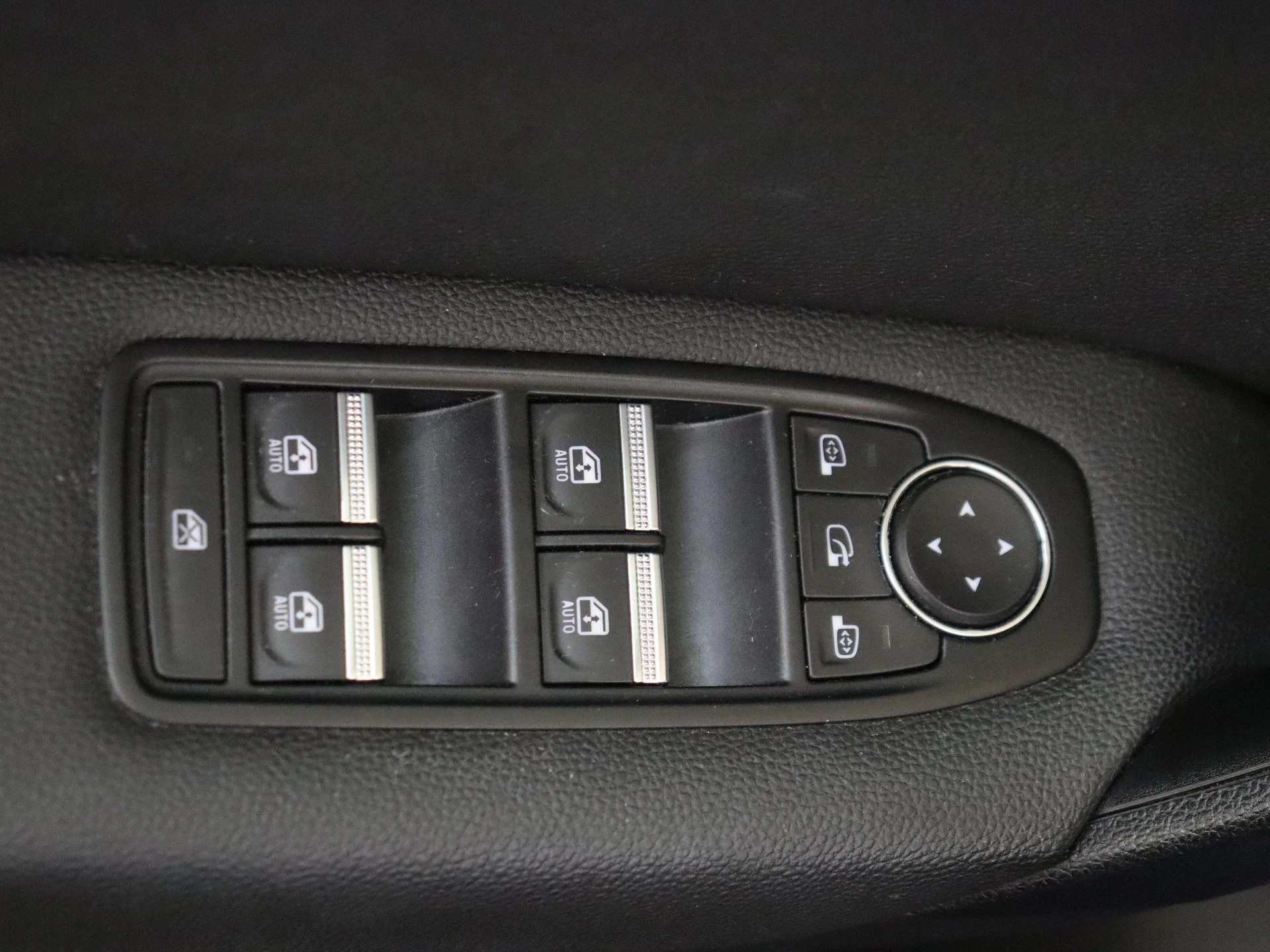 Renault-Captur-image-24