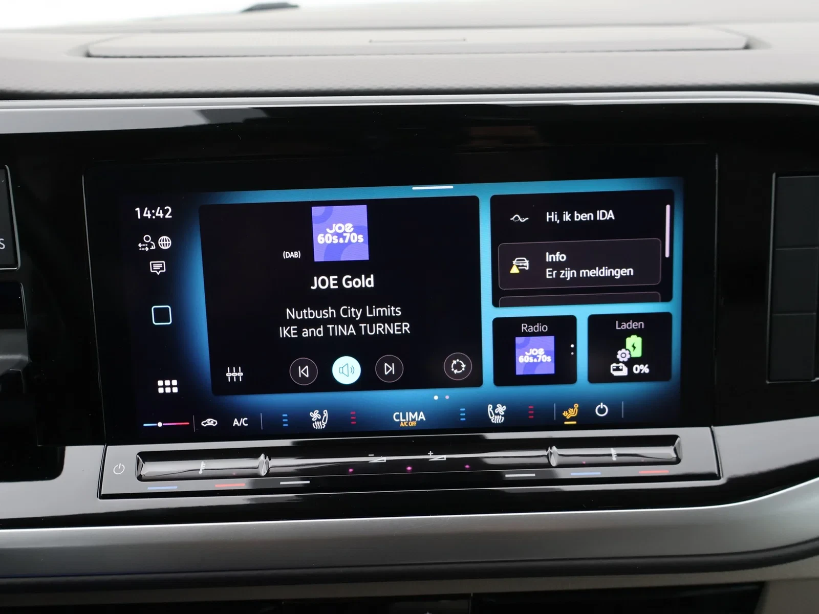 Volkswagen Multivan T7 eHybrid (PHEV) Multivan T7 PHEV Life Korte versie 1.5eHybrid 4X4 245PK *AUTOMAAT*7 ZITPLAATSEN*VIRTUAL COCKPIT*TREK