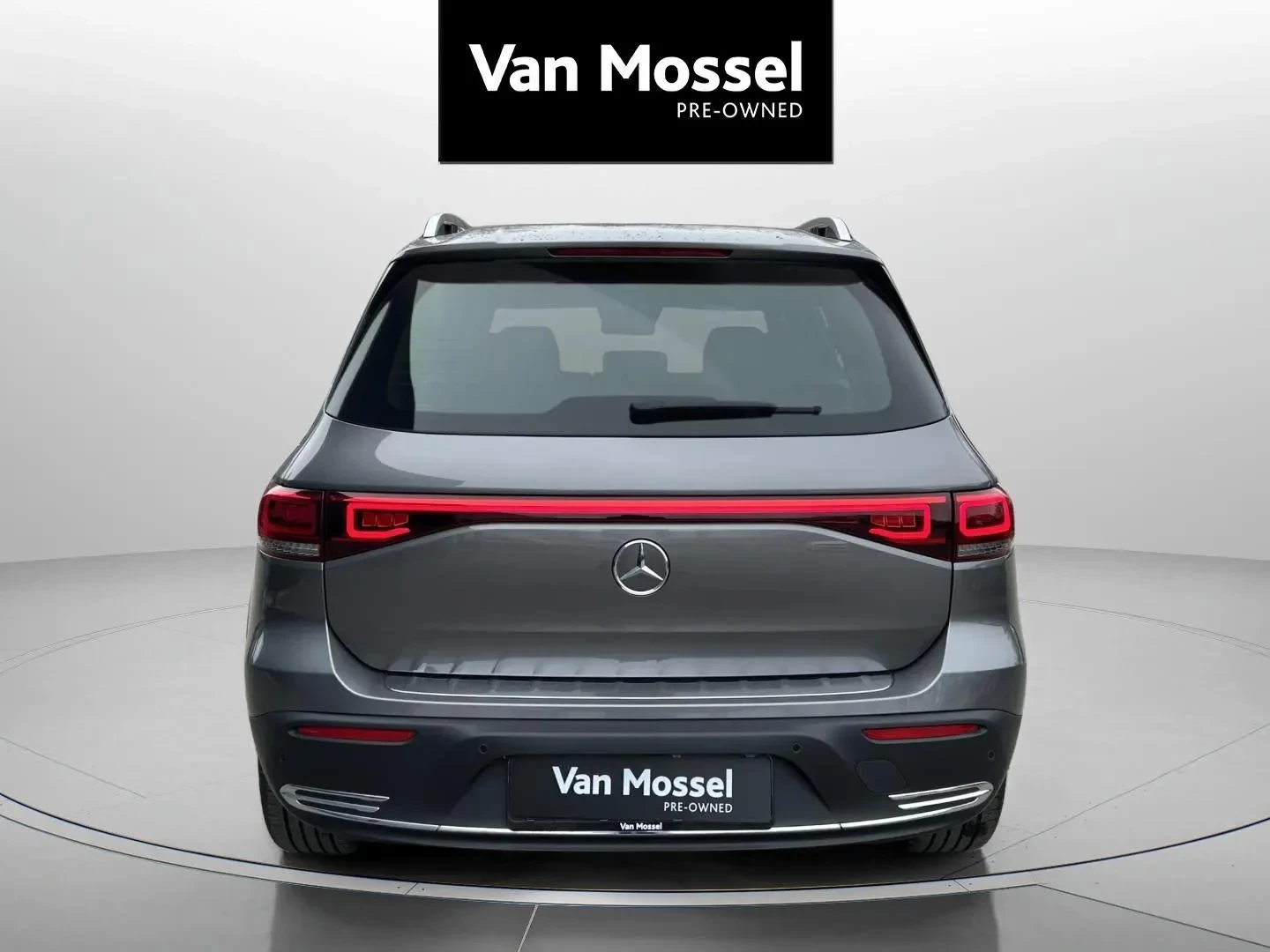 Mercedes-Benz-EQB-image-5