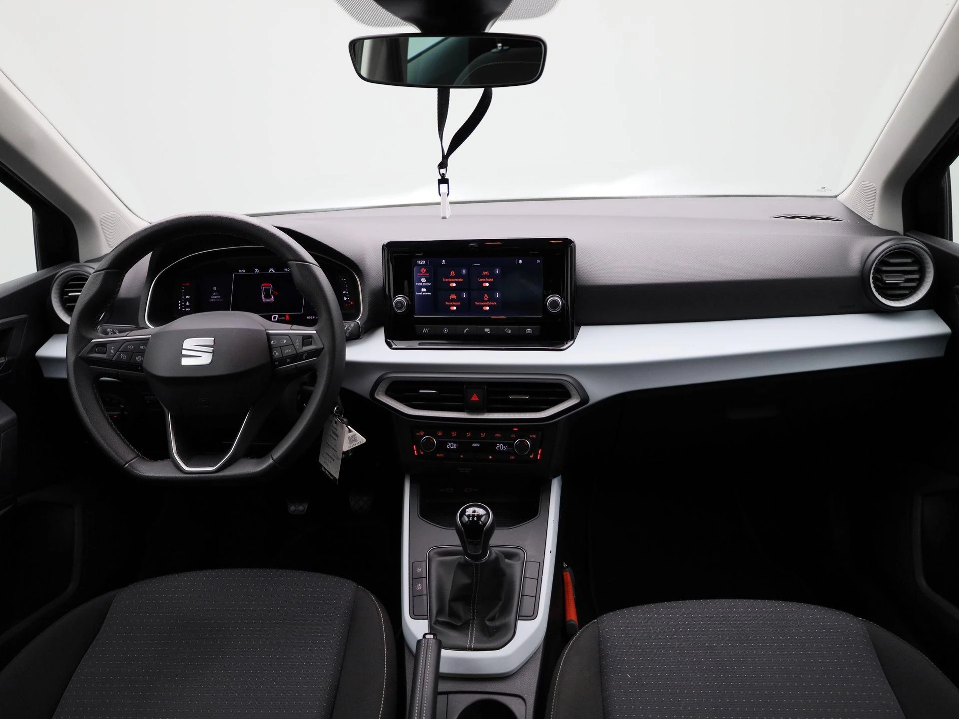 SEAT-Arona-image-34