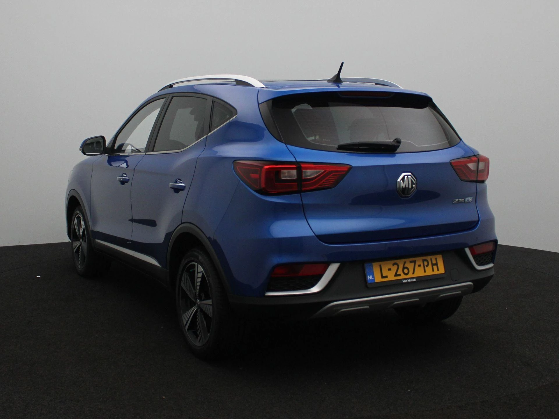 MG-ZS EV-image-2