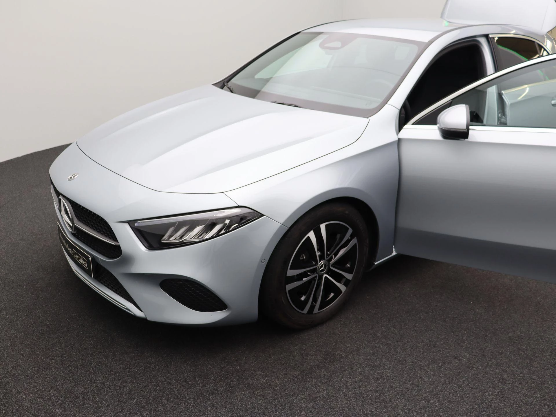 Mercedes-Benz Classe A 180 Business Line + CARPLAY + LED + CAMERA +