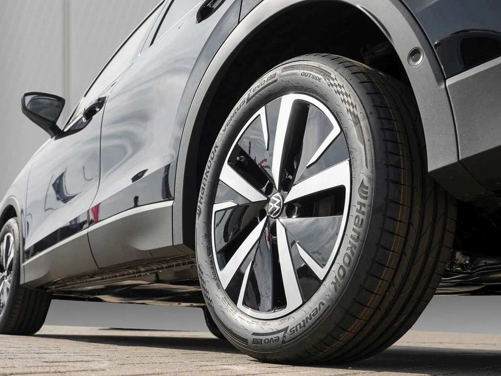 Volkswagen-Tiguan-image-4