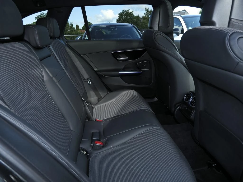 Mercedes-Benz-C-Klasse 220 d-image-14
