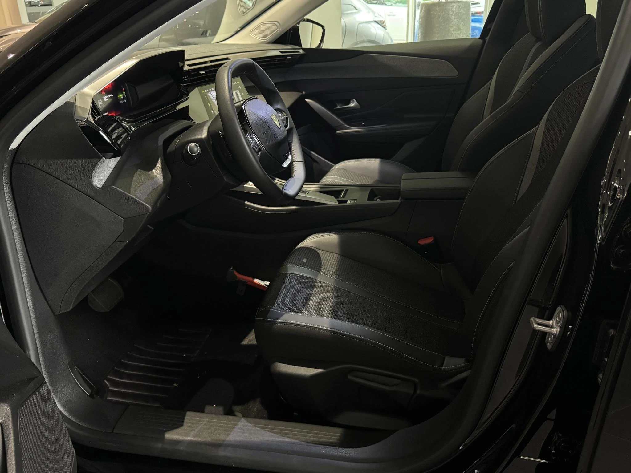 Peugeot 408 1.2 Hybrid 145 e-DCS6 Allure