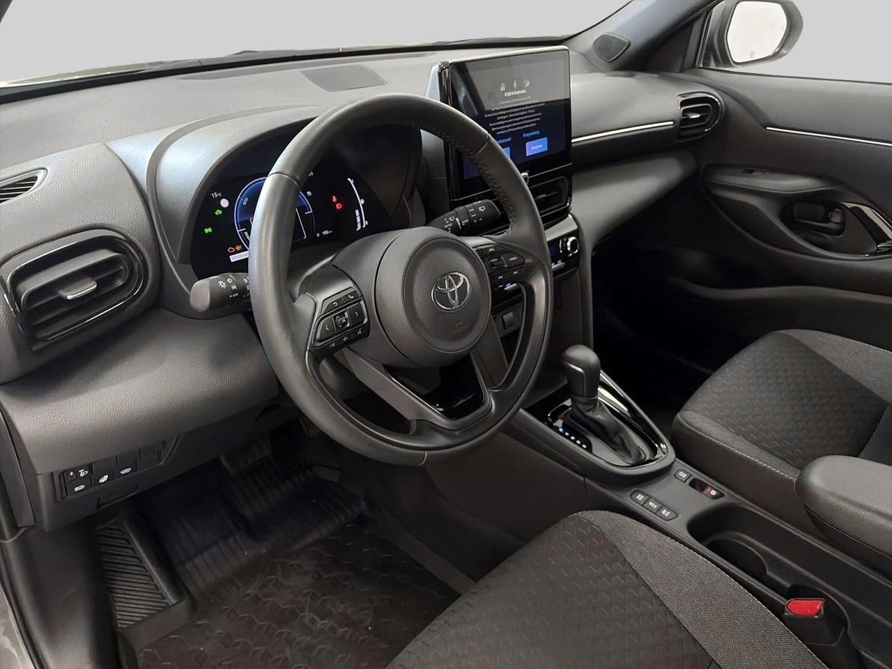 Toyota-Yaris Cross-image-8