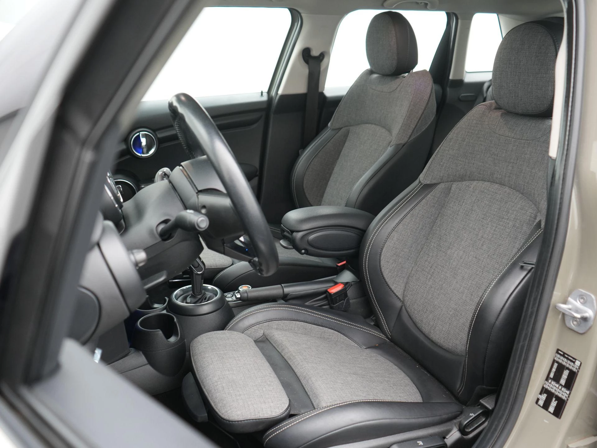 MINI-Cooper-image-8
