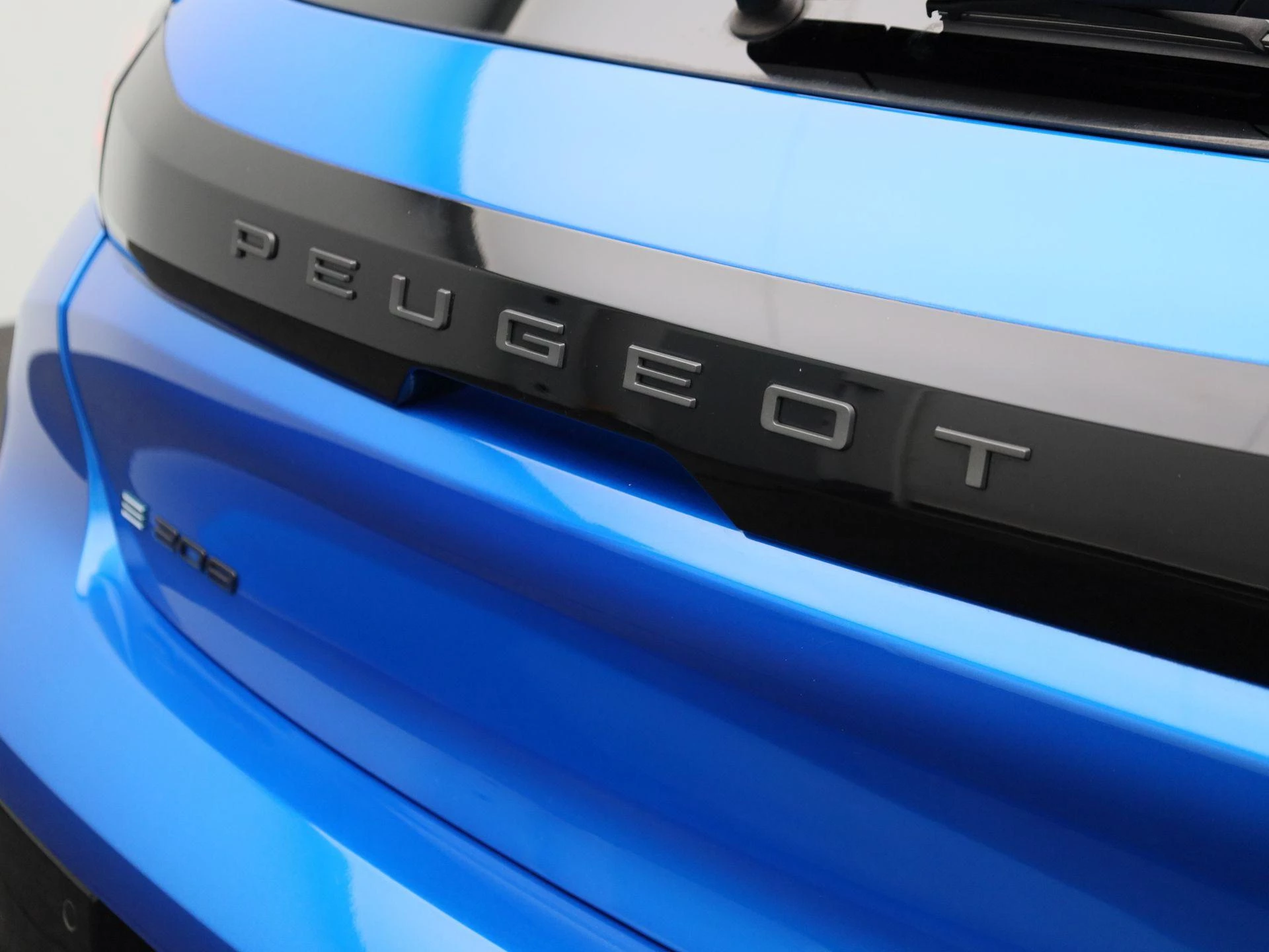 Peugeot-e-208-image-40