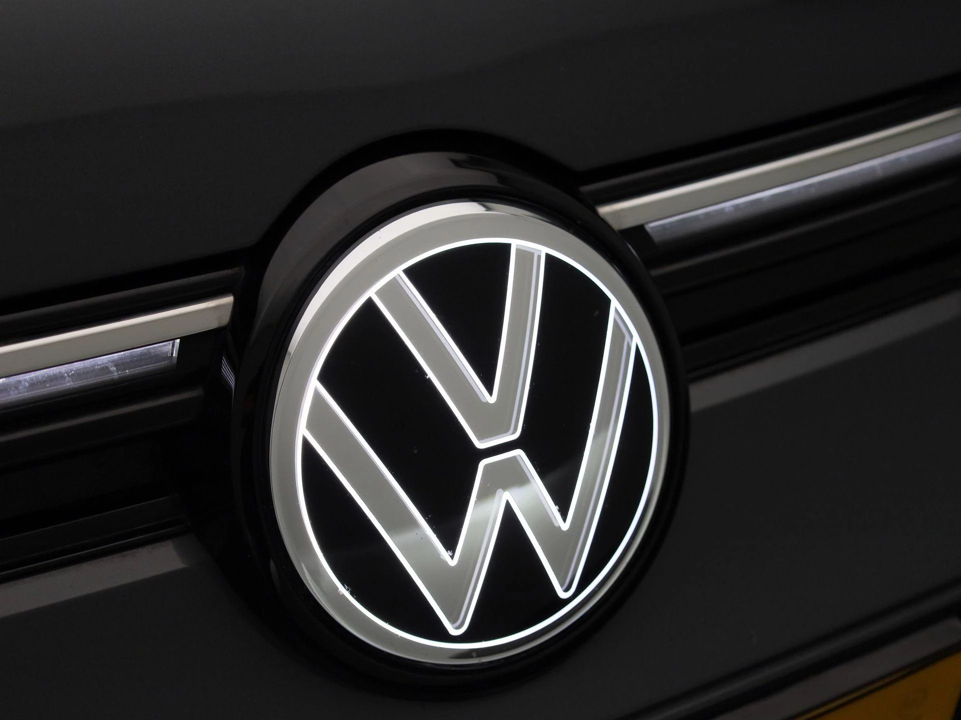 Volkswagen-Golf-image-37