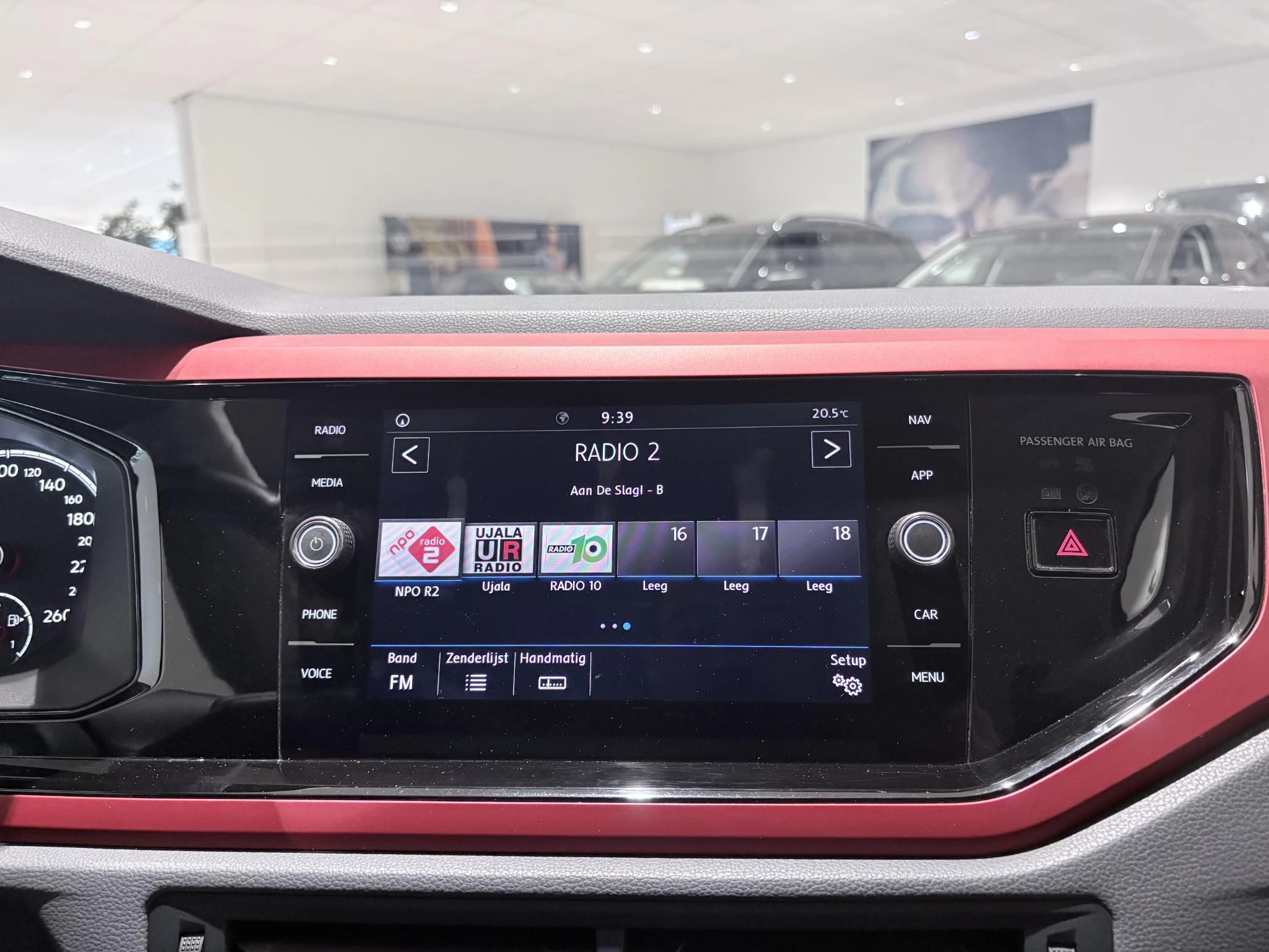Volkswagen-Polo-image-19