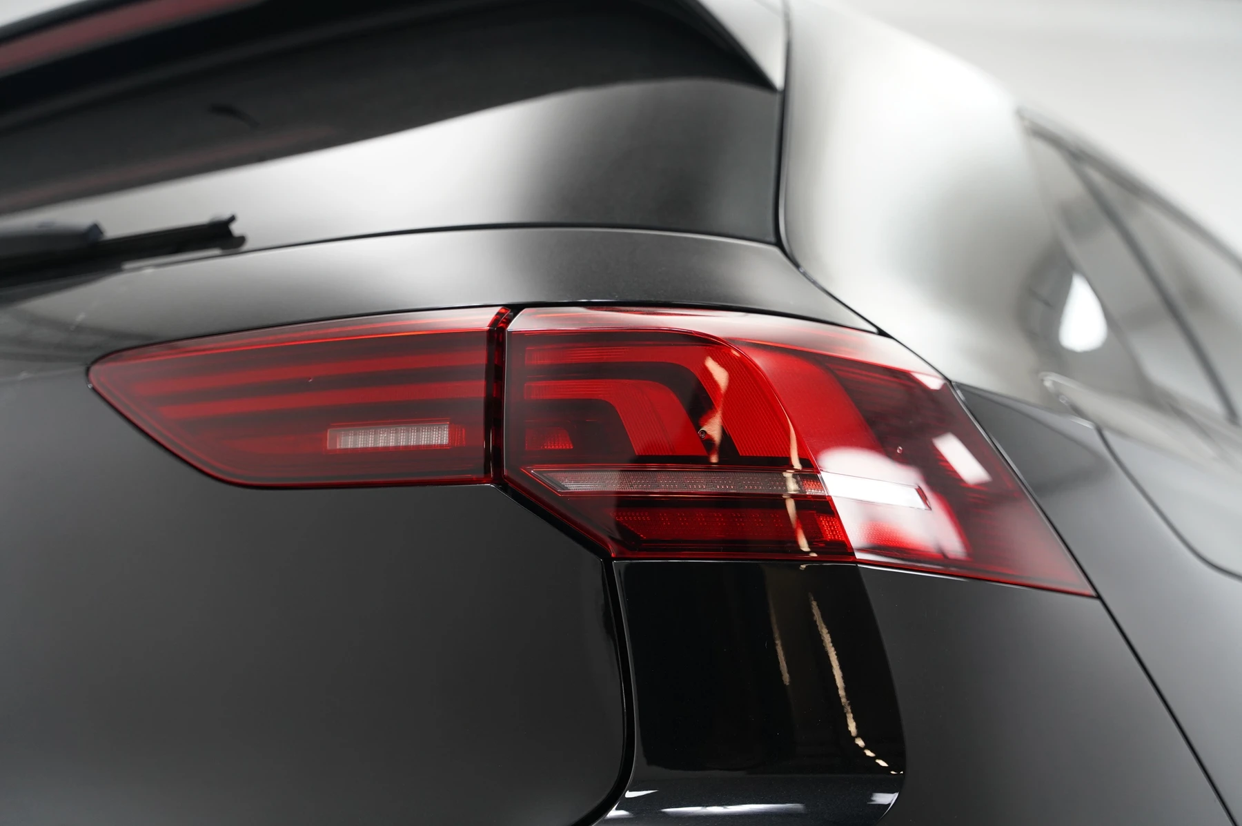 Volkswagen-Golf-image-31