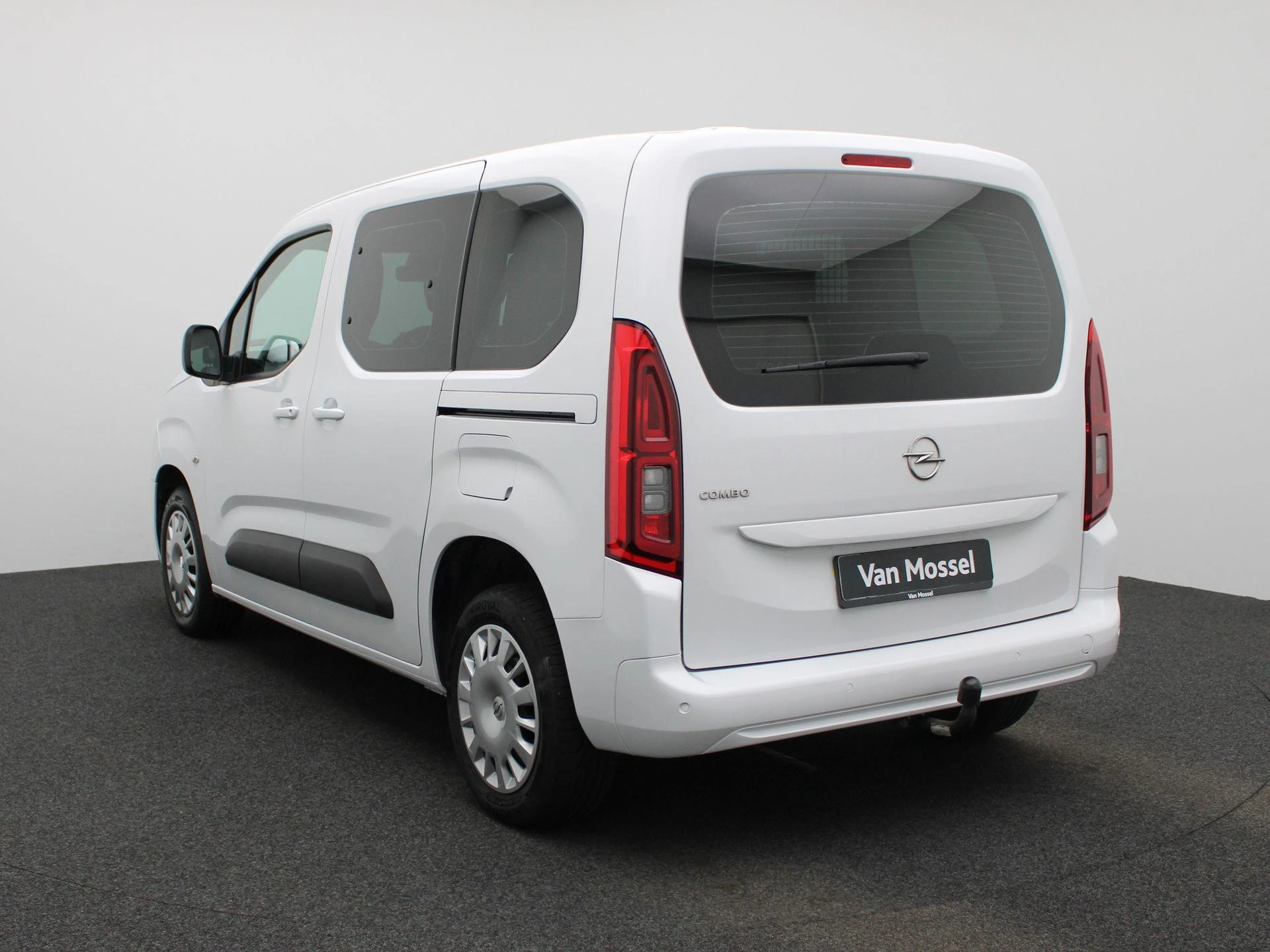 Opel-Combo Life-image-1