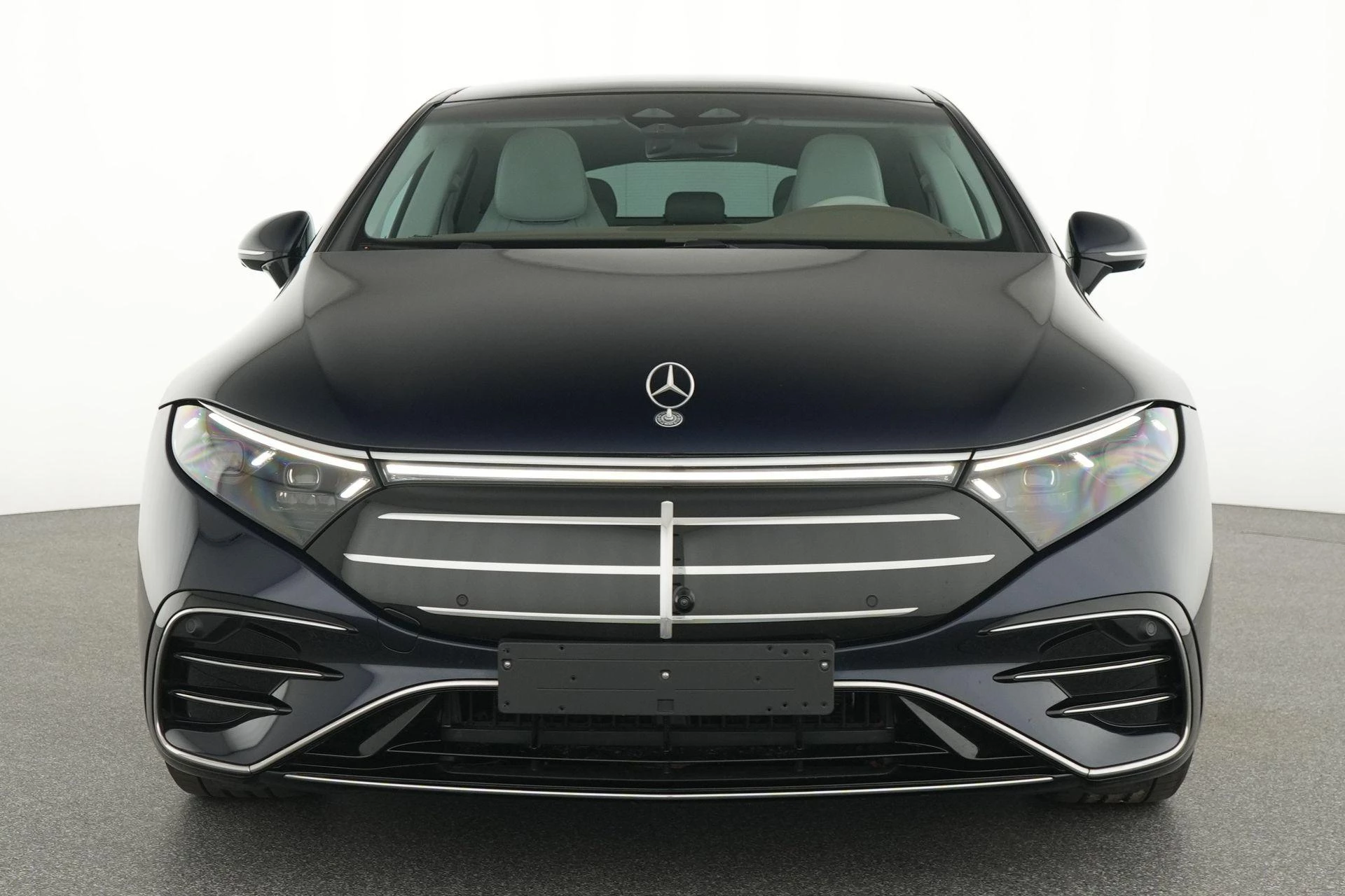 Mercedes-Benz-EQS-image-5