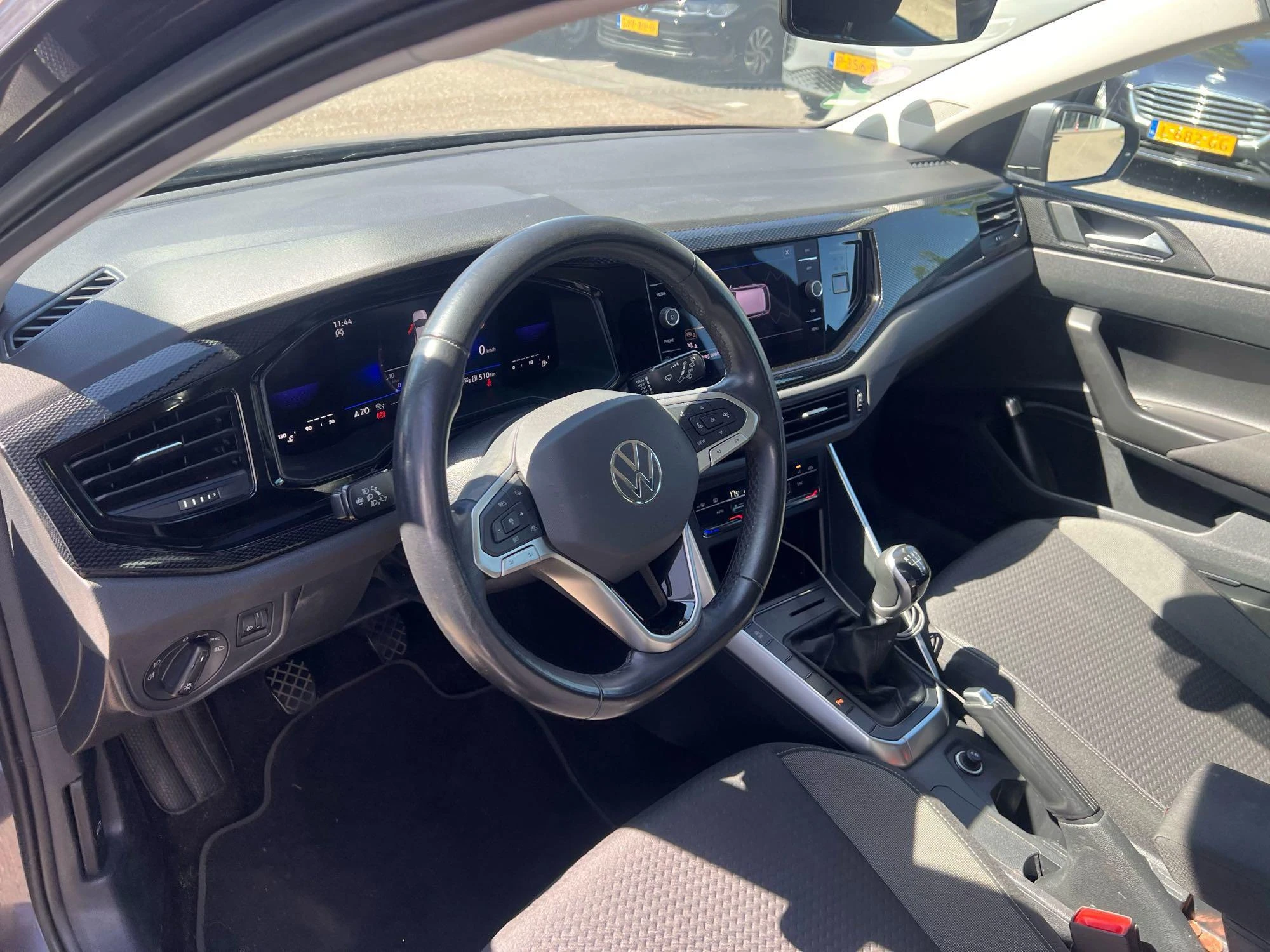 Volkswagen-Polo-image-1