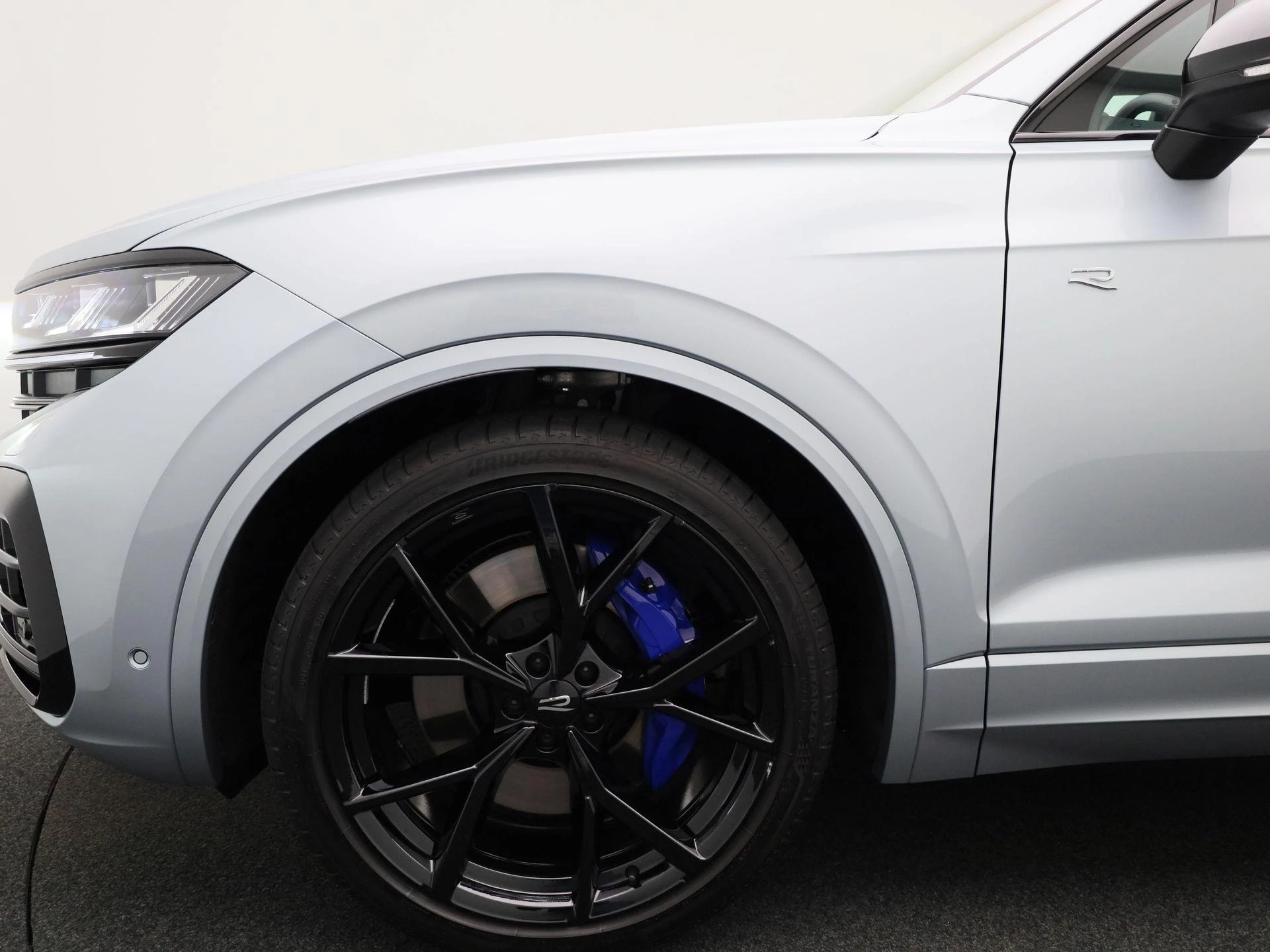 Volkswagen-Touareg-image-12