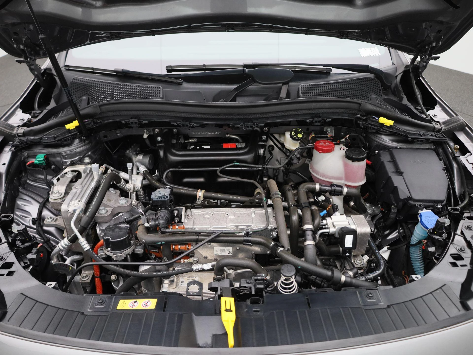 Mercedes-Benz-EQA-image-38