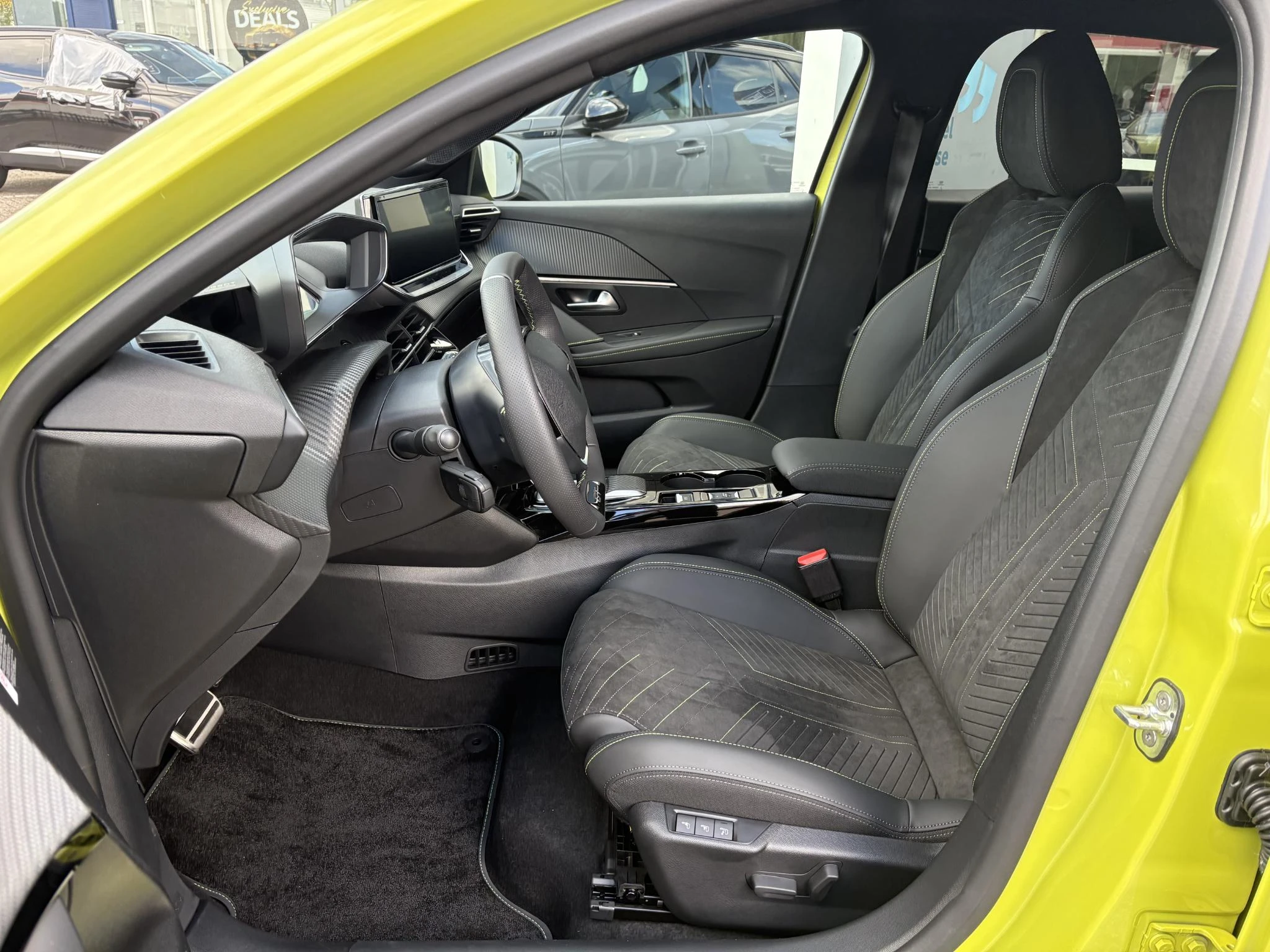 Peugeot-208-image-8
