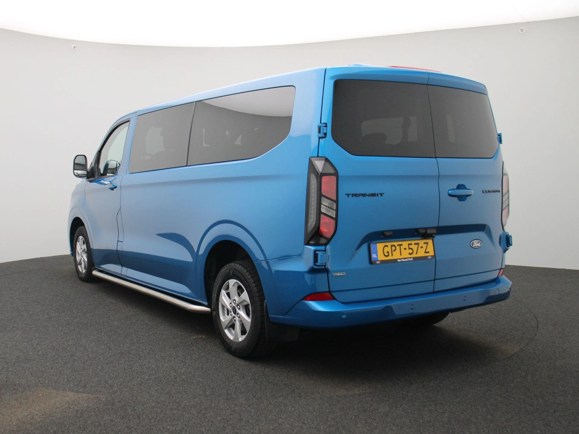 Ford-Transit Custom-image-1