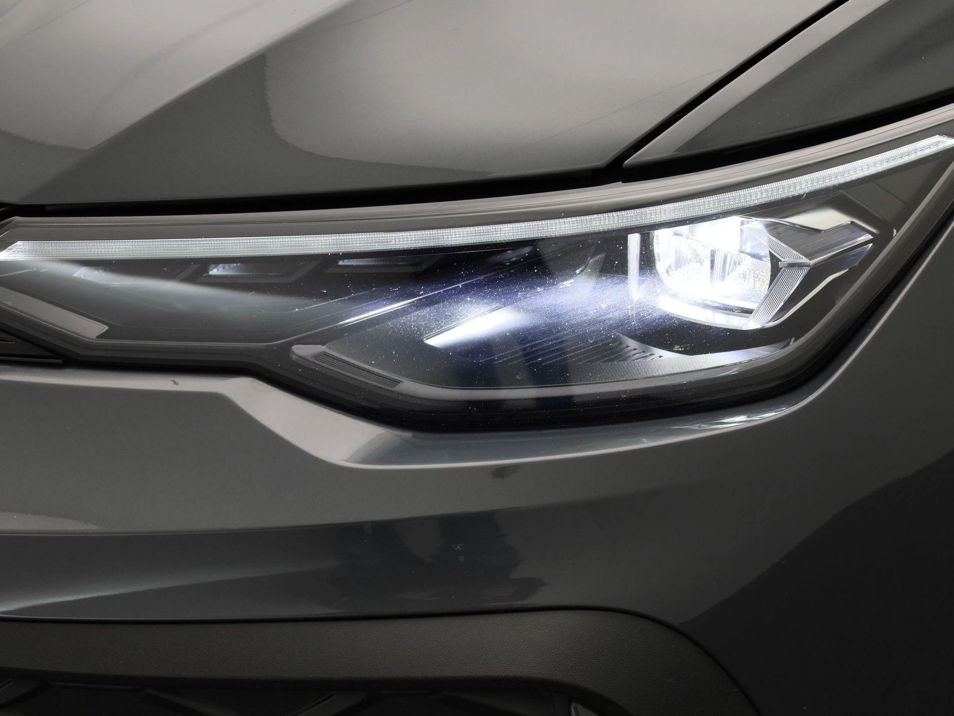 Volkswagen-Golf-image-14