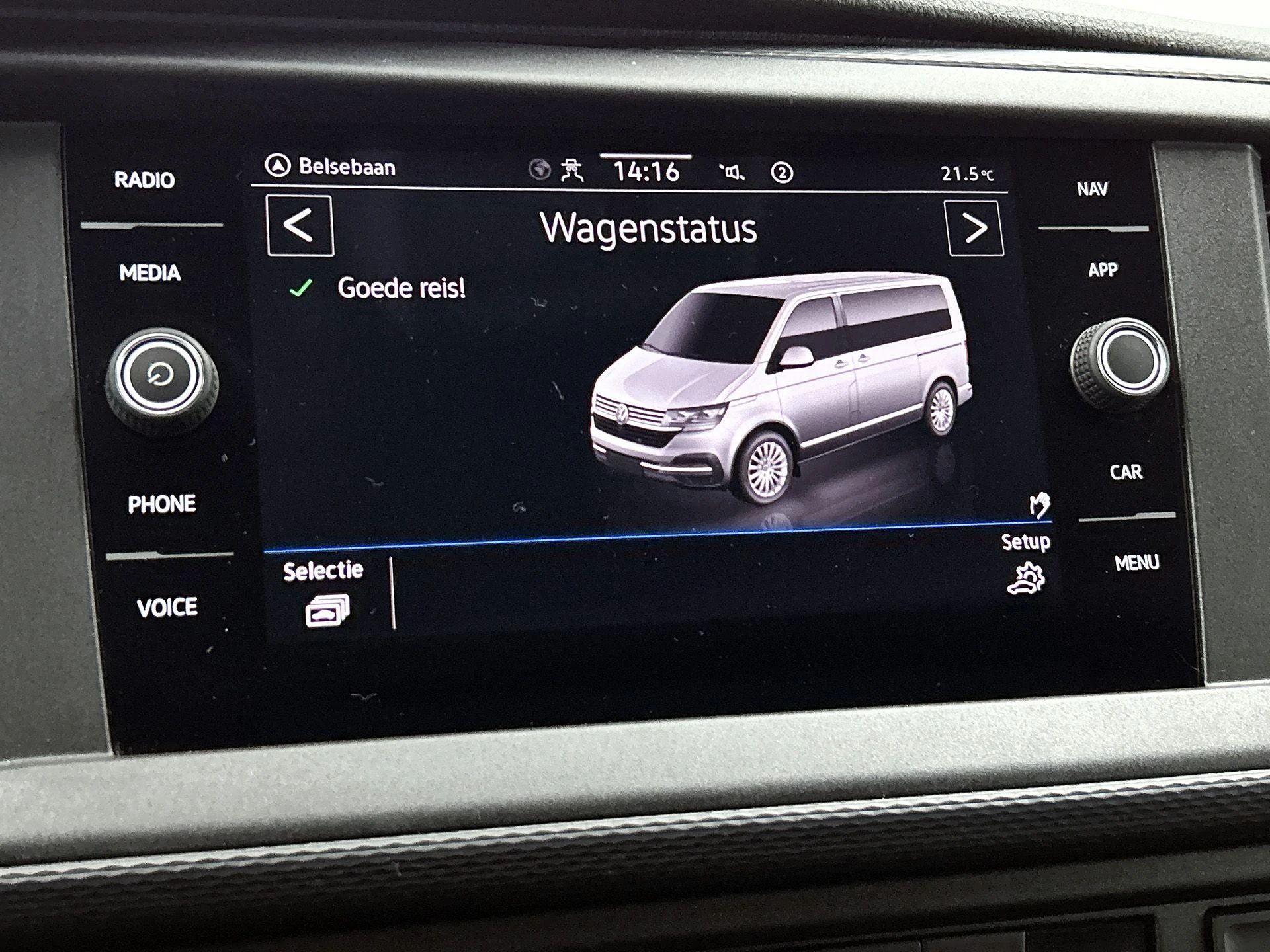 Volkswagen-Transporter-image-19