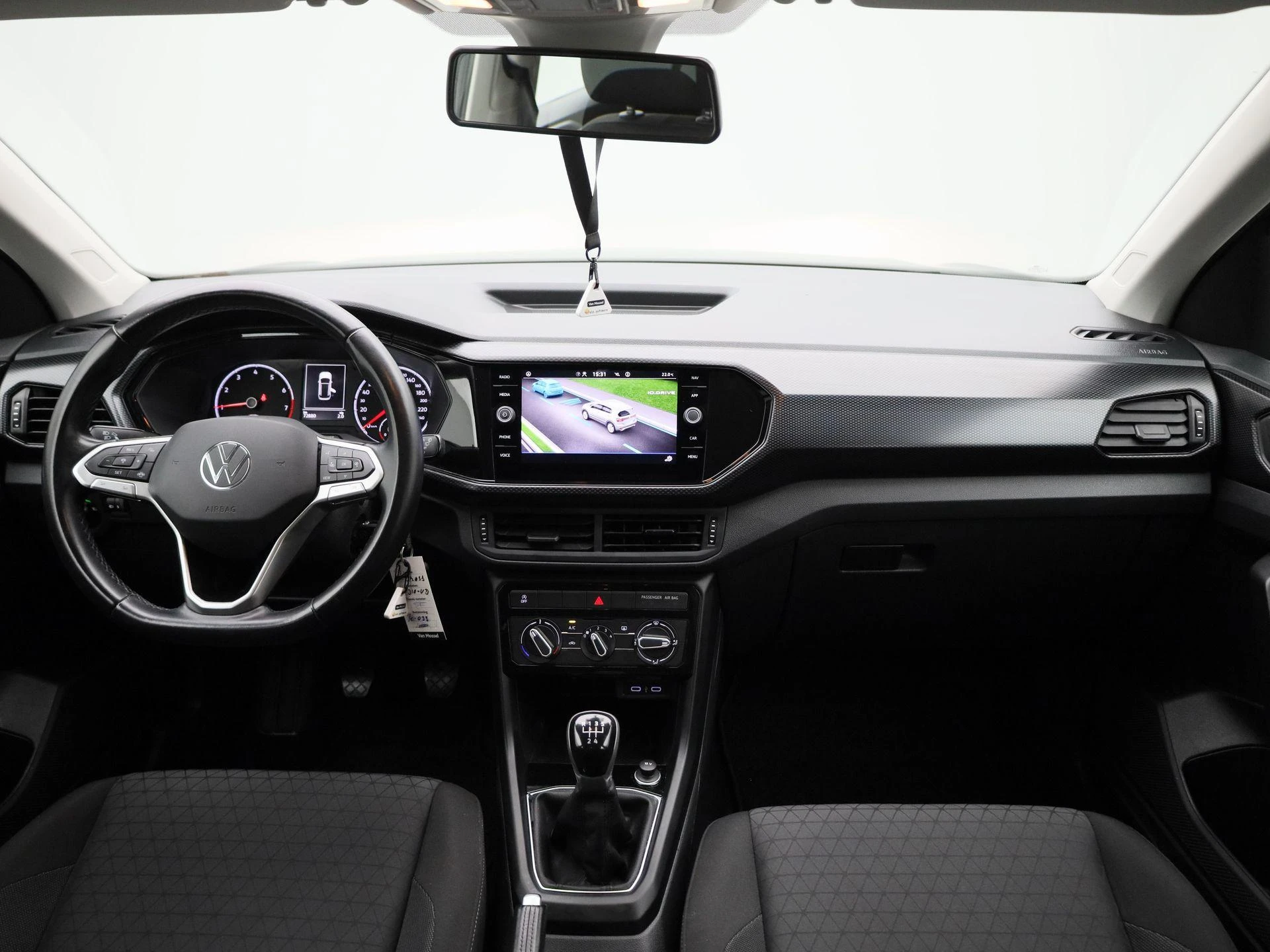 Volkswagen-T-Cross-image-32