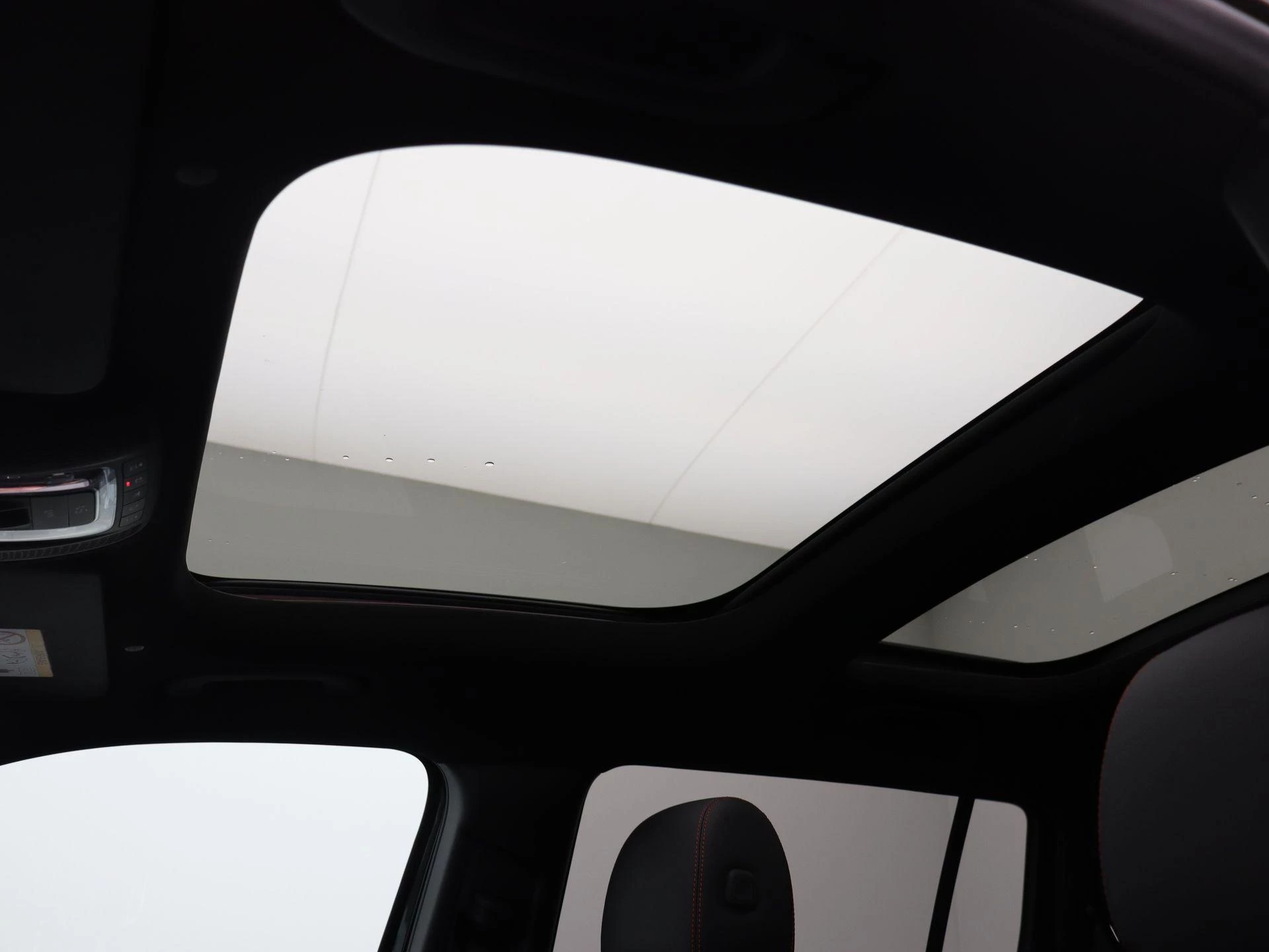 Mercedes-Benz GLB 200 AMG LINE + PANORAMISCH DAK + CARPLAY + CAMERA +