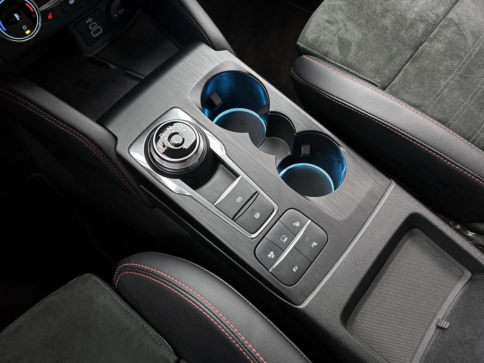 Ford-Kuga-image-36