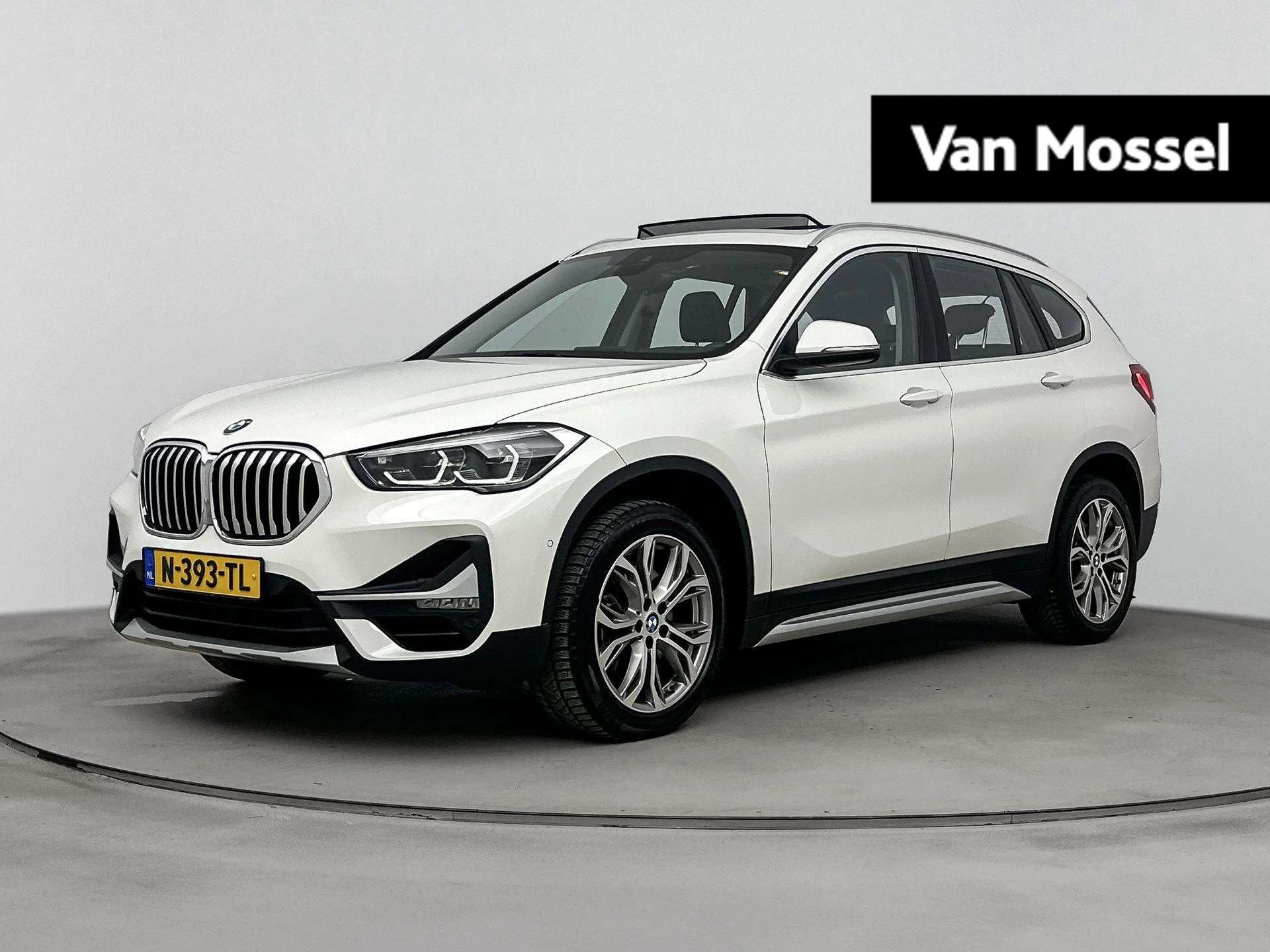 BMW-X1-image-0
