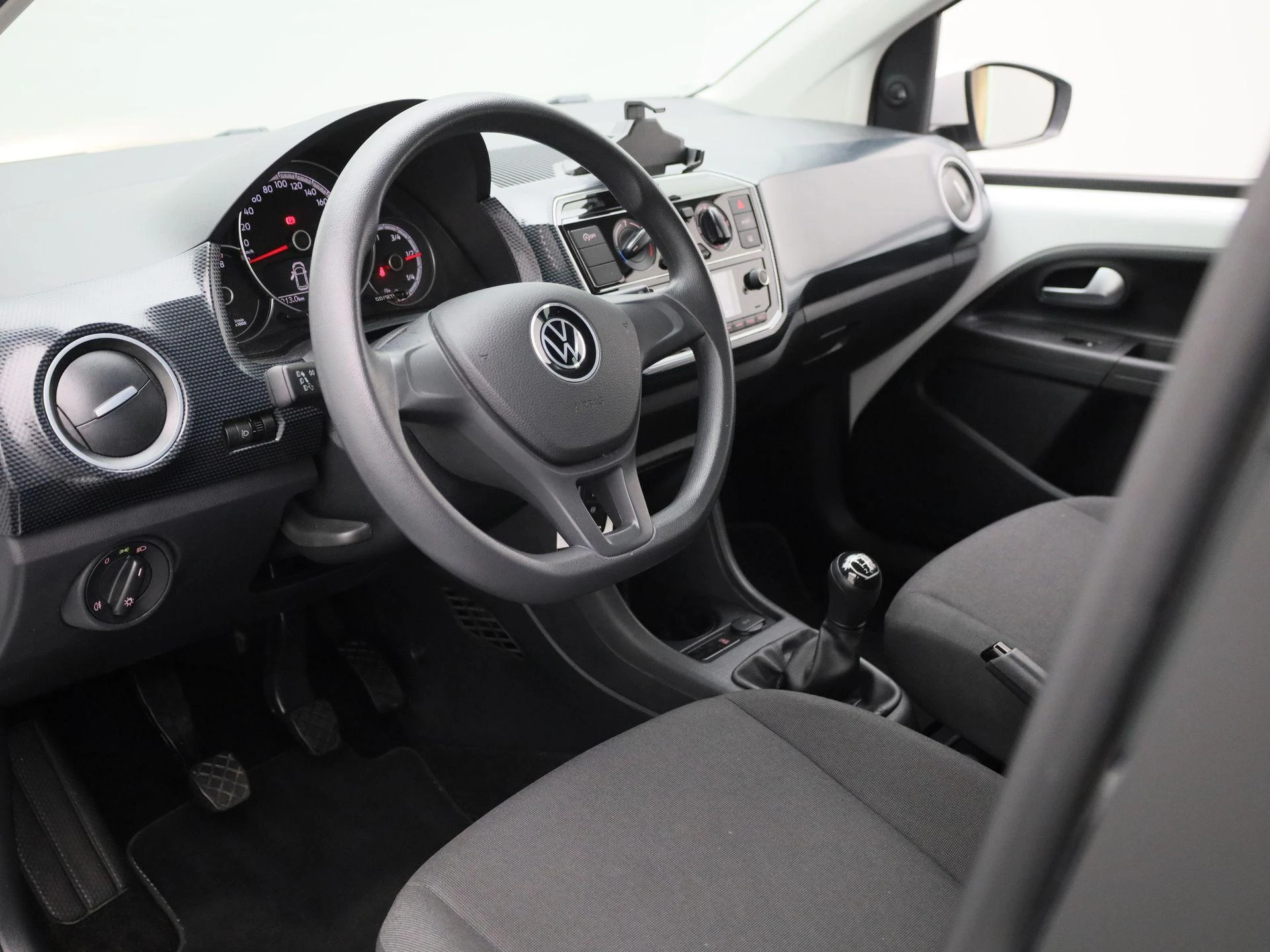 Volkswagen-up!-image-14