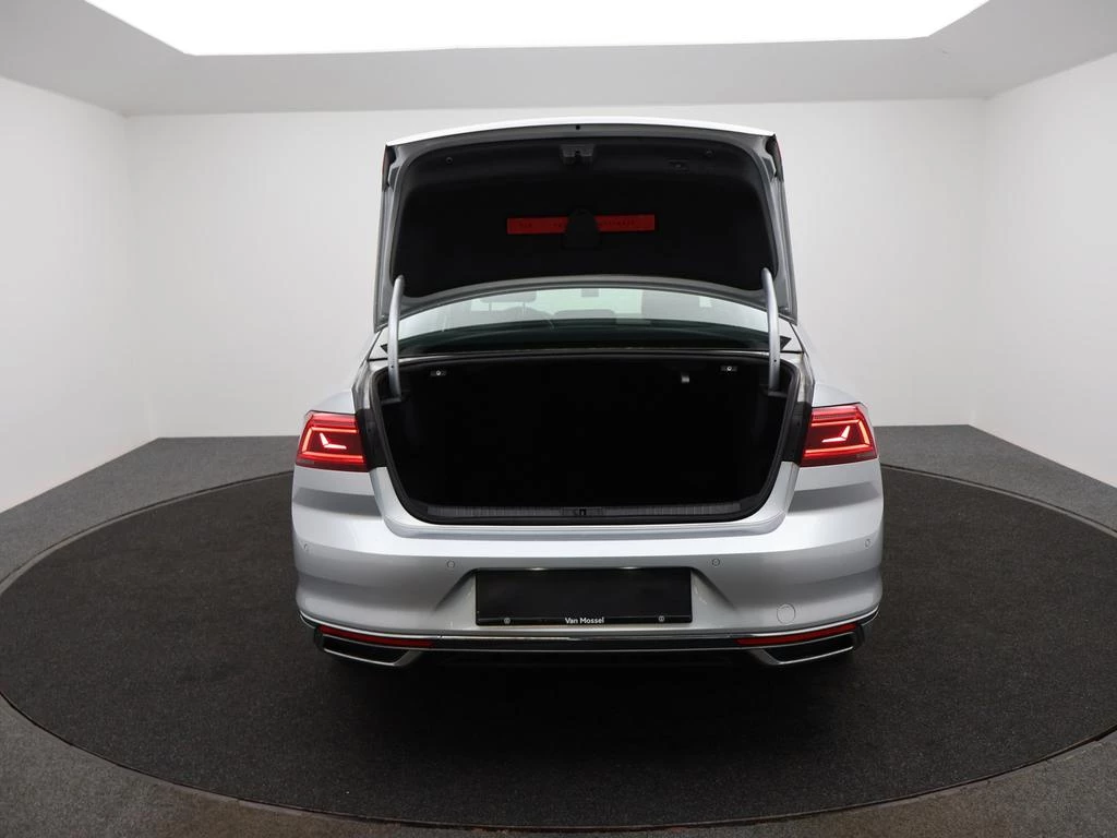 Volkswagen Passat Passat Elegance Business 1.5TSI 150PK* *LEDER*ALCANTARA*CAMERA*VIRTUAL COCKPIT*ACC*PDC*ZETELVERWARMING*...*