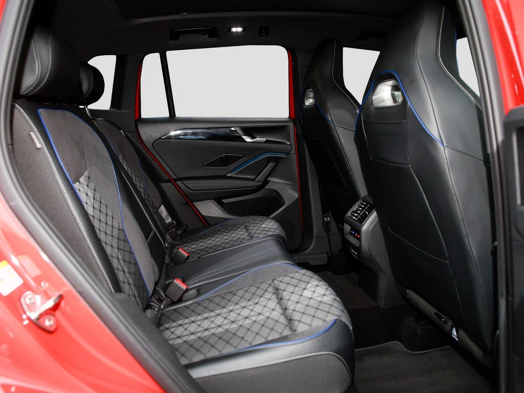 Volkswagen Tiguan 2.0 TDI DSG 4M R-Line AHK, Standhzg., Pano., 360°Kam., 20"Alu.,