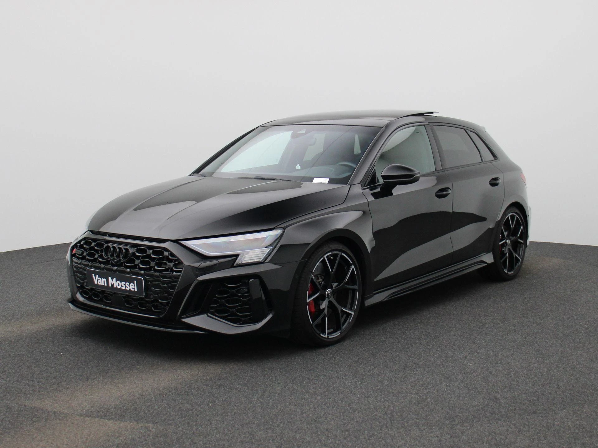 Audi-RS3-image-0