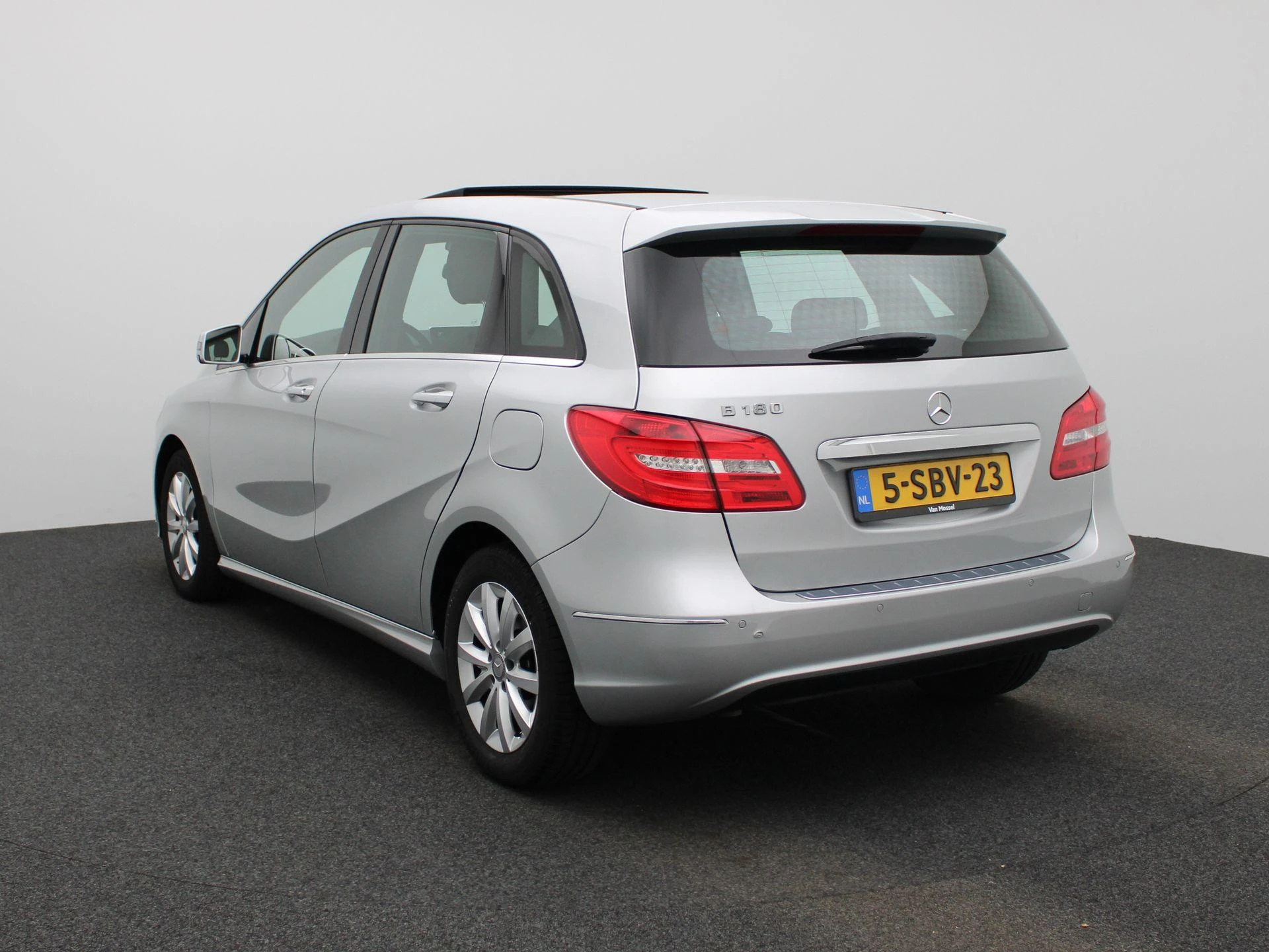Mercedes-Benz-B-Klasse-image-1