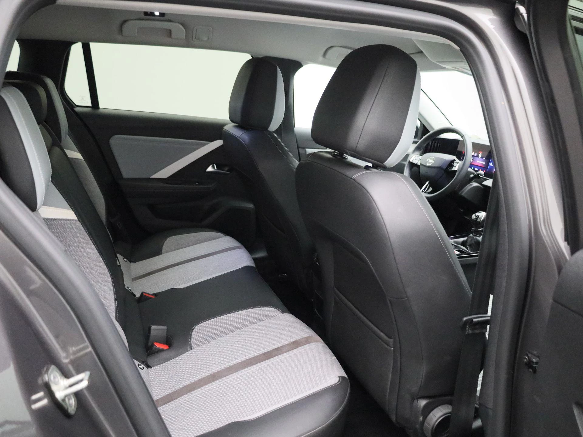 Opel Astra Sports Tourer 1.2 Business Elegance
