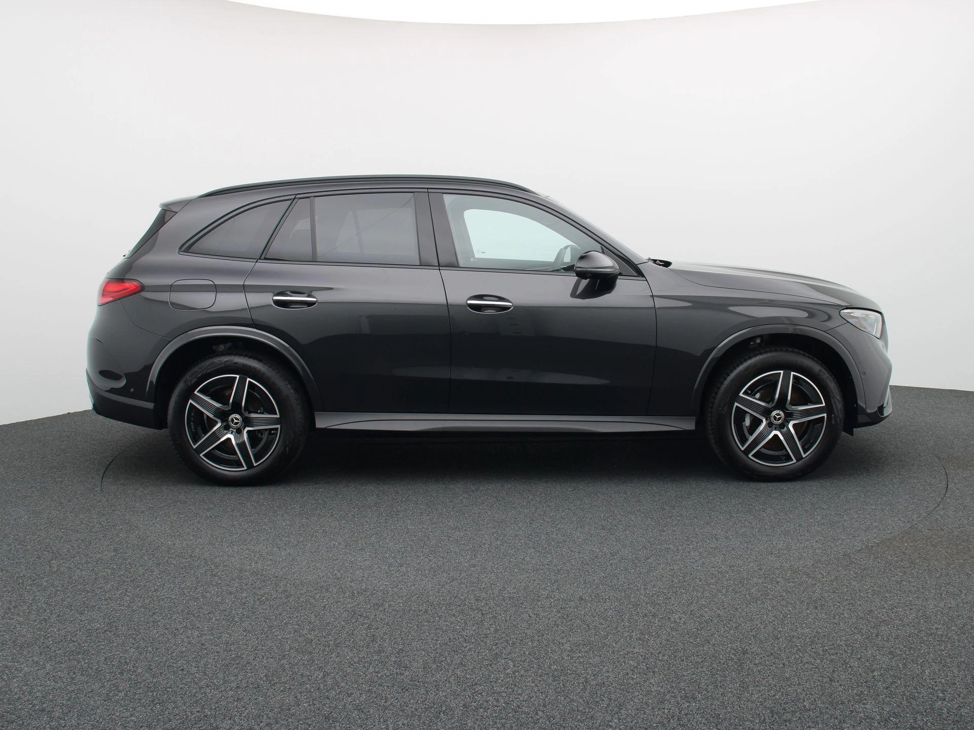 Mercedes-Benz-GLC-image-5