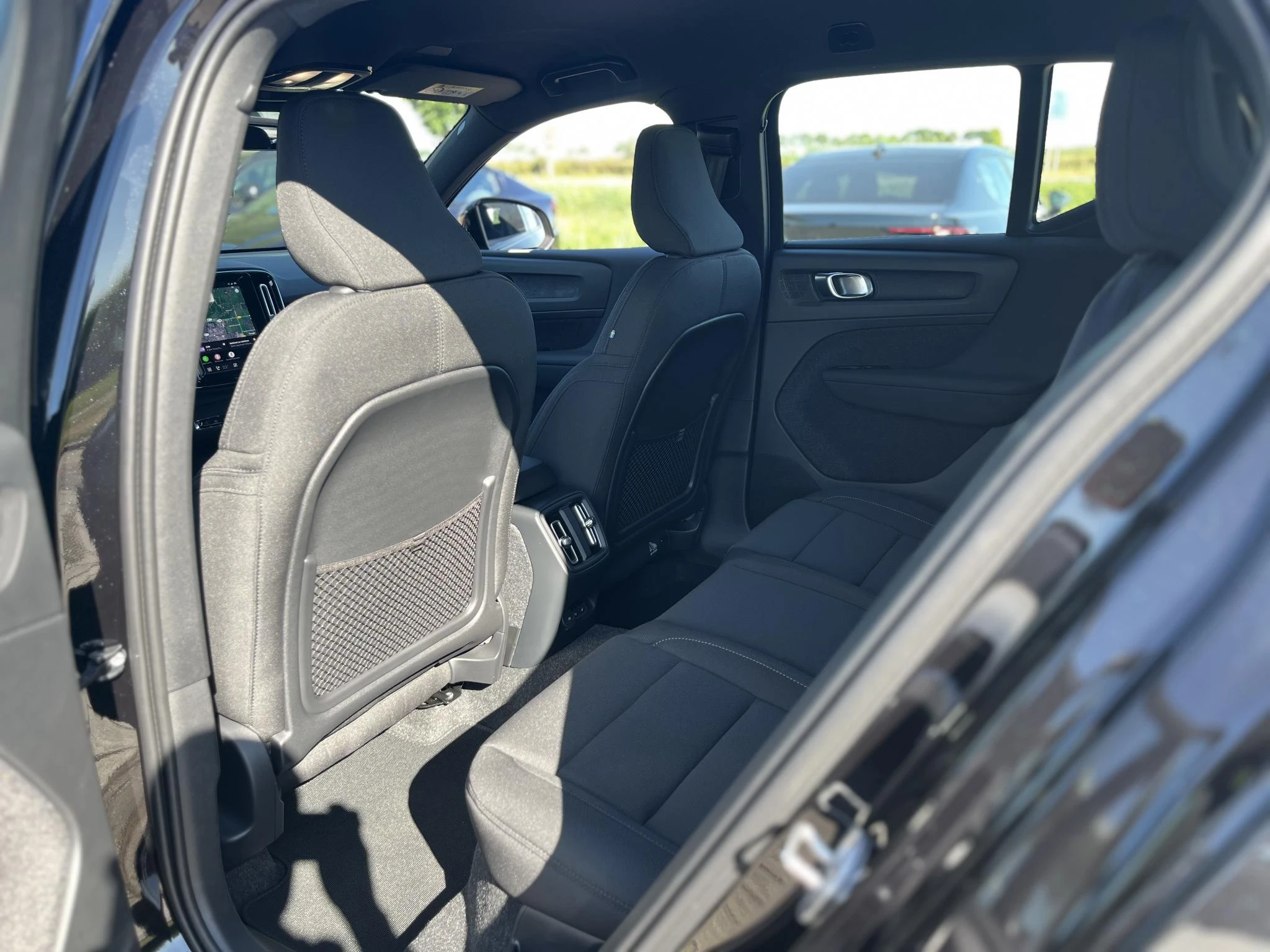 Volvo-EX40-image-11