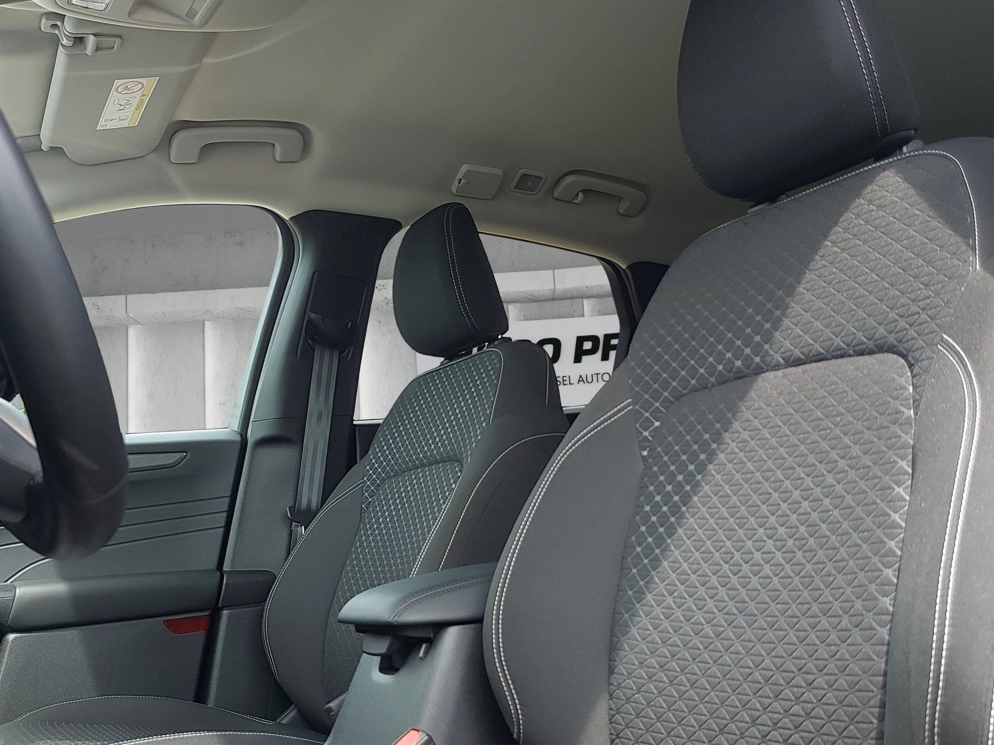 Ford Kuga Titanium WINT.PKT*TECH.PKT*GJR*LED*RFK*AHKV