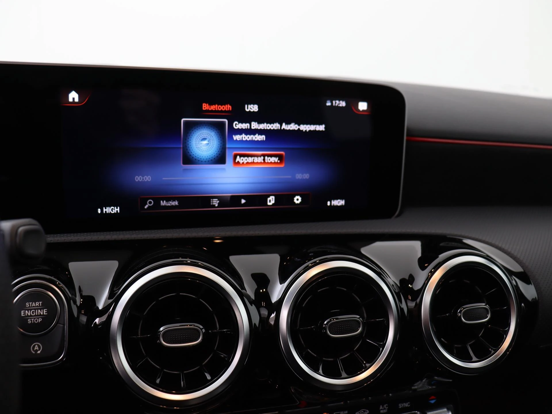 Mercedes-Benz-A-Klasse-image-13