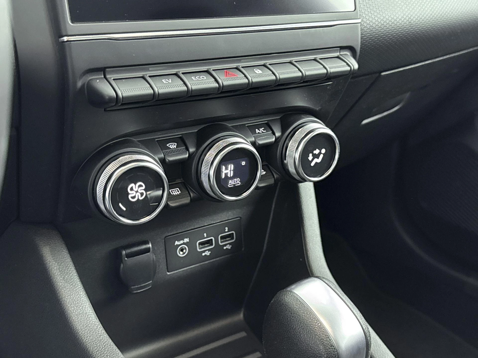 Renault-Clio-image-14