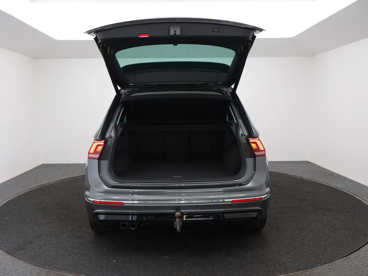 Volkswagen Tiguan Tiguan 1.4TSI 150PK *PANODAK*TREKHAAK*LEDER*PDC*ACC*NAVI*APP-CONNECT*MEMORY SEATS*...*