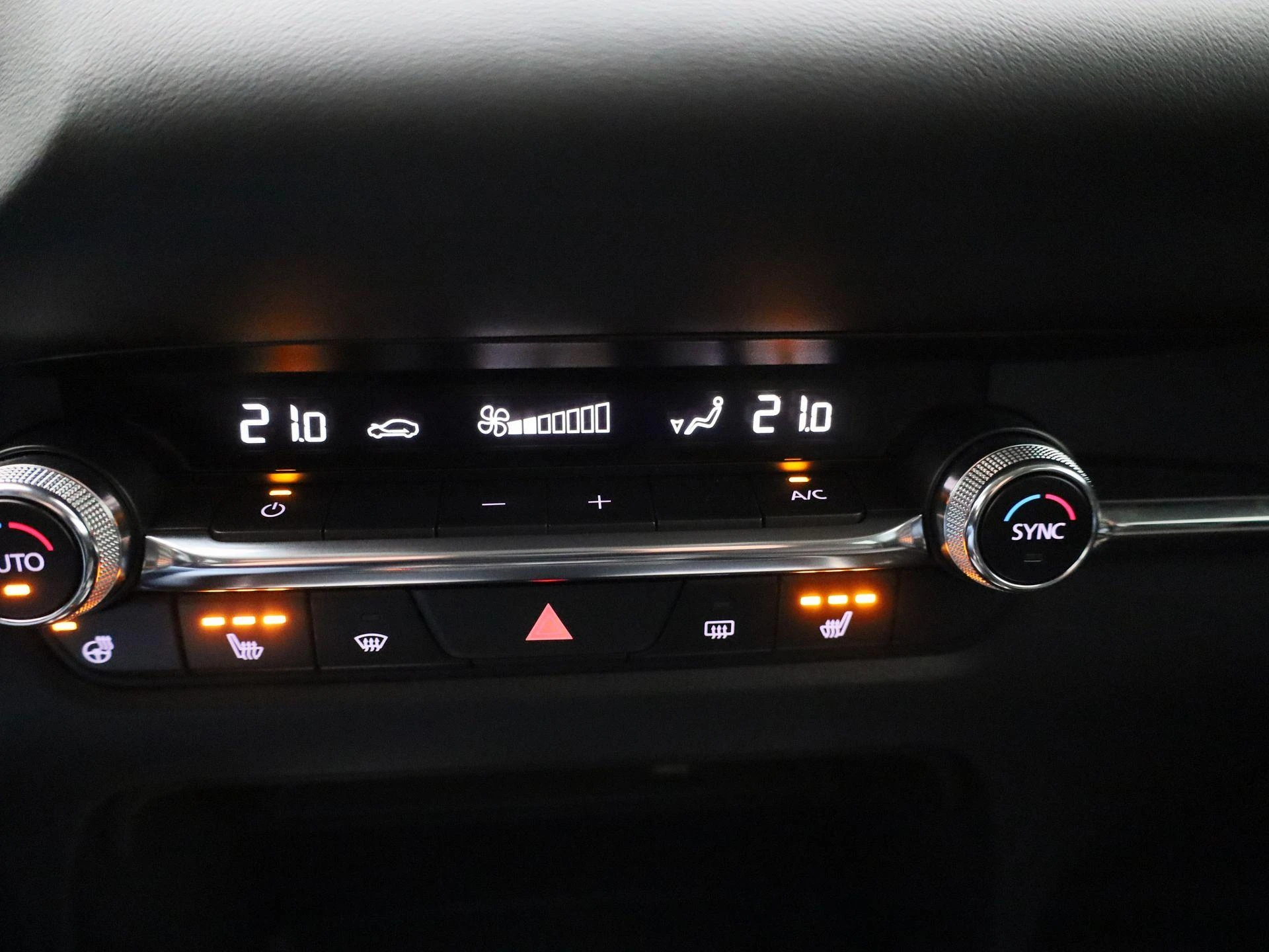 Mazda-CX-30-image-17