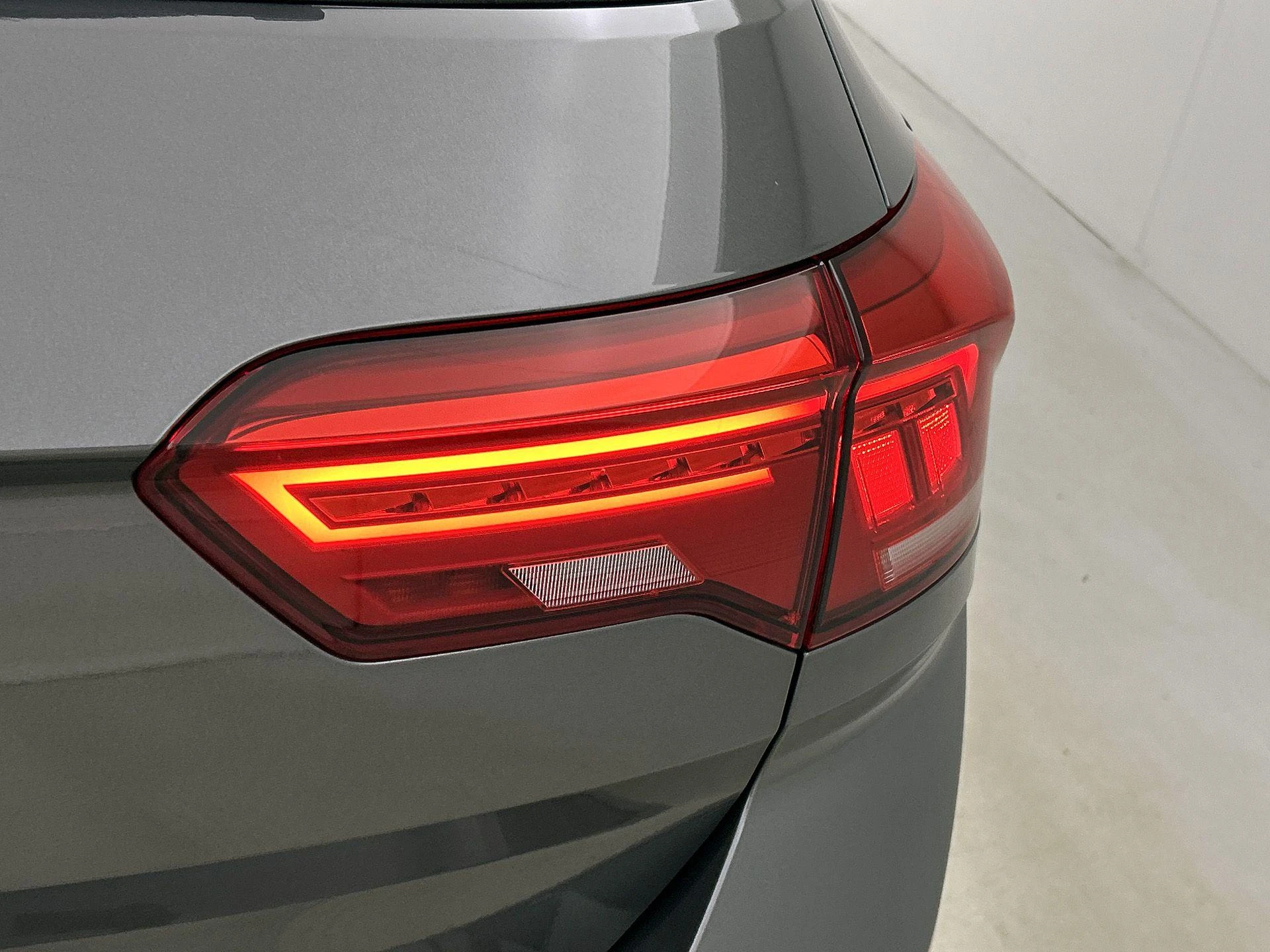 Volkswagen-T-Roc-image-12
