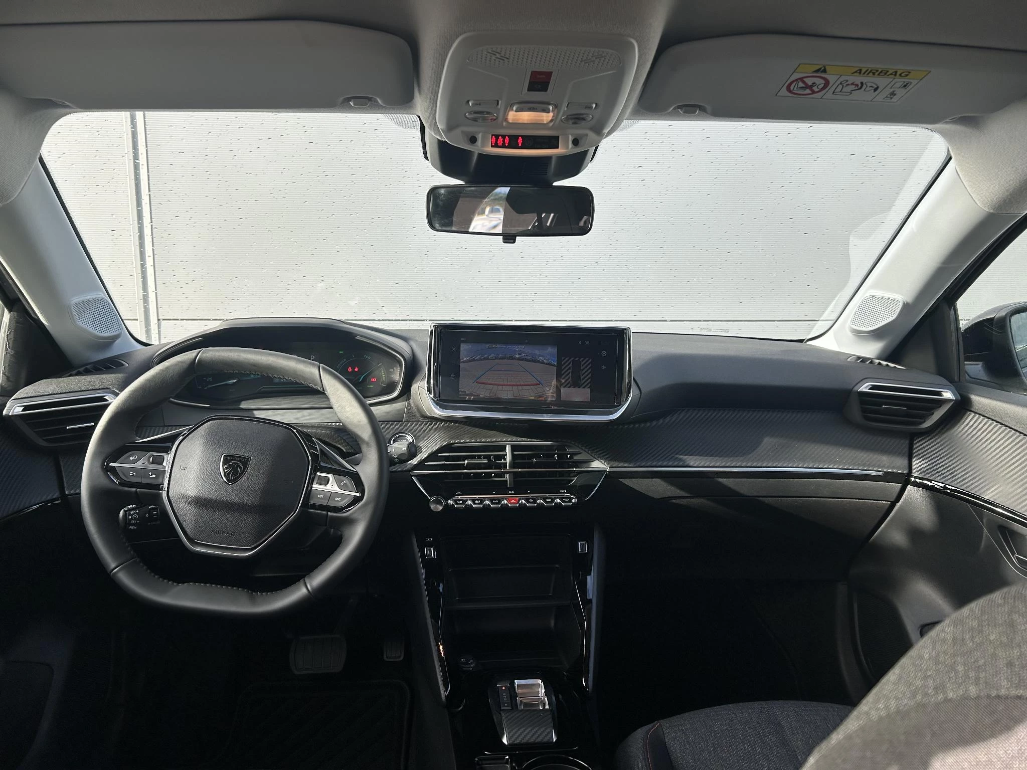 Peugeot-e-208-image-10