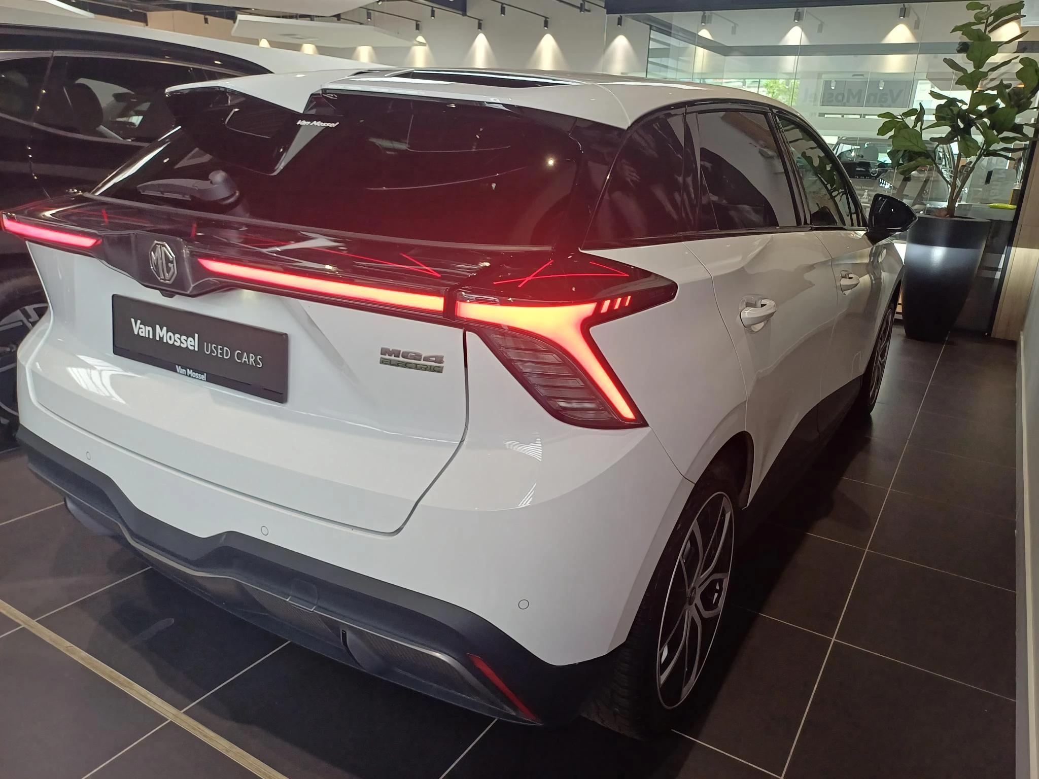 MG MG4 EV 64 kWh Luxury
