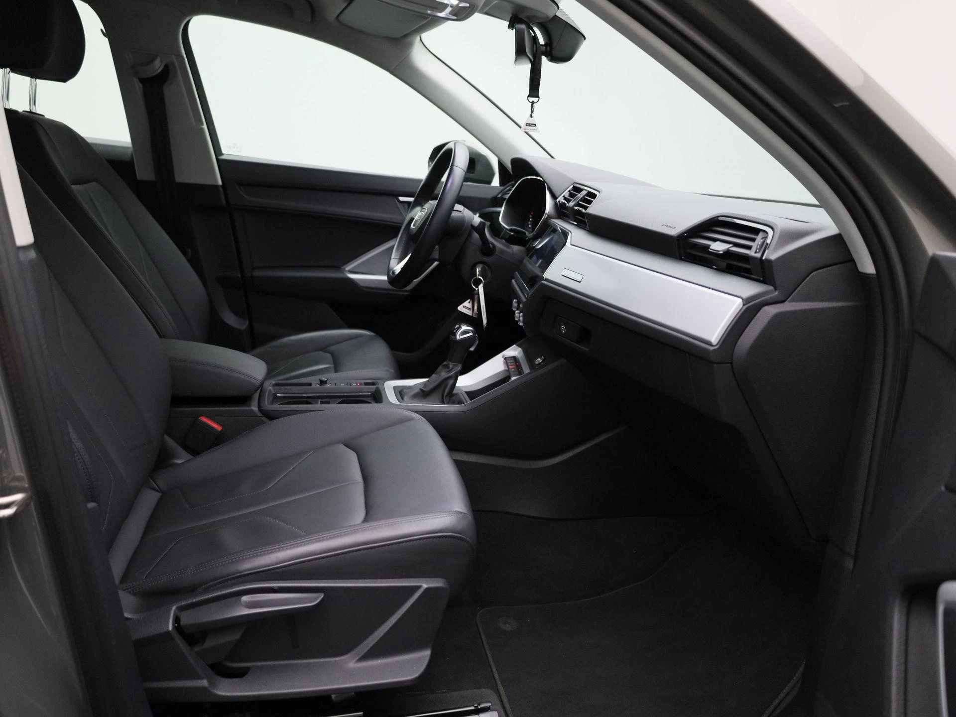 Audi-Q3-image-30