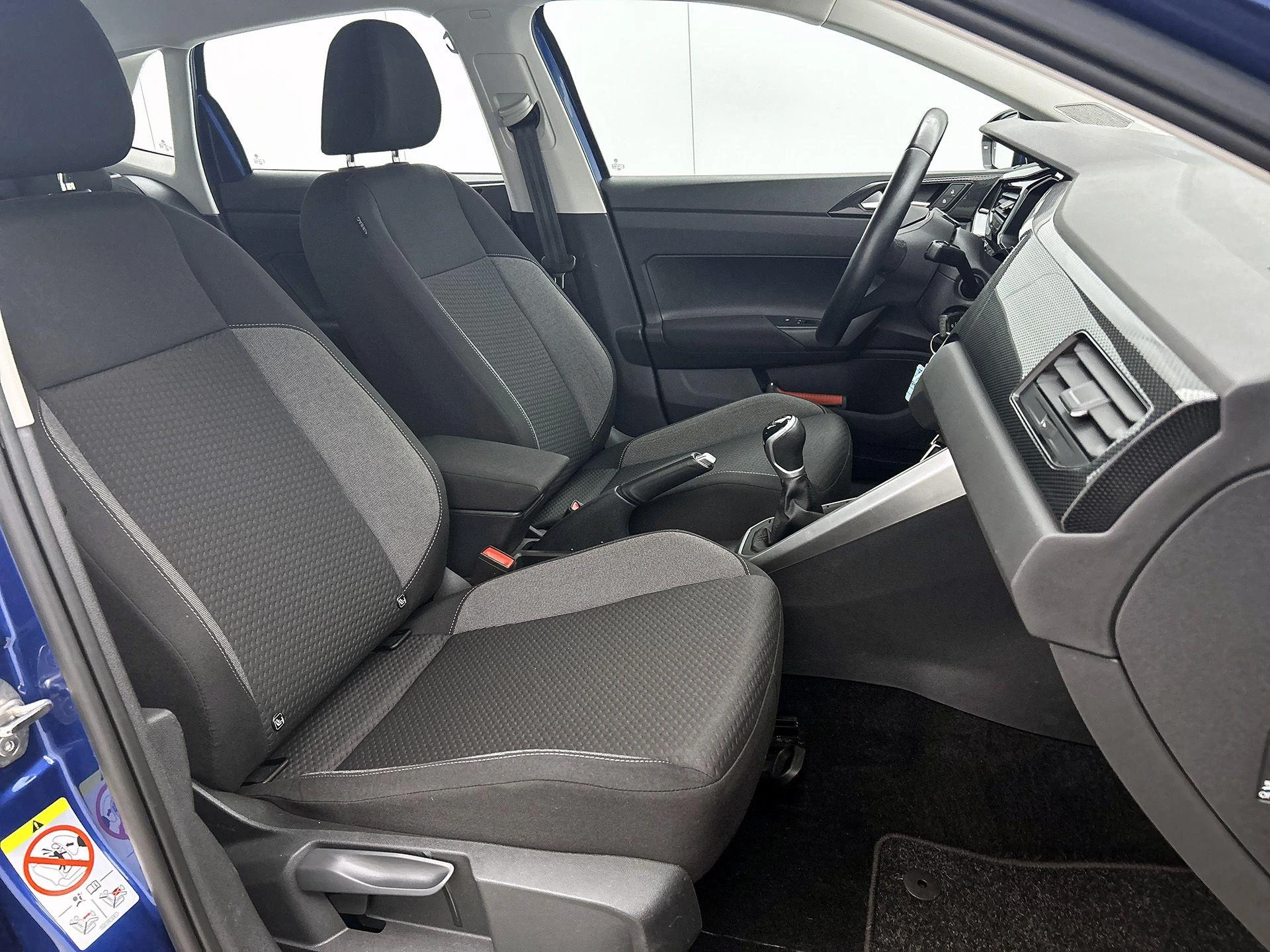 Volkswagen-Polo-image-33