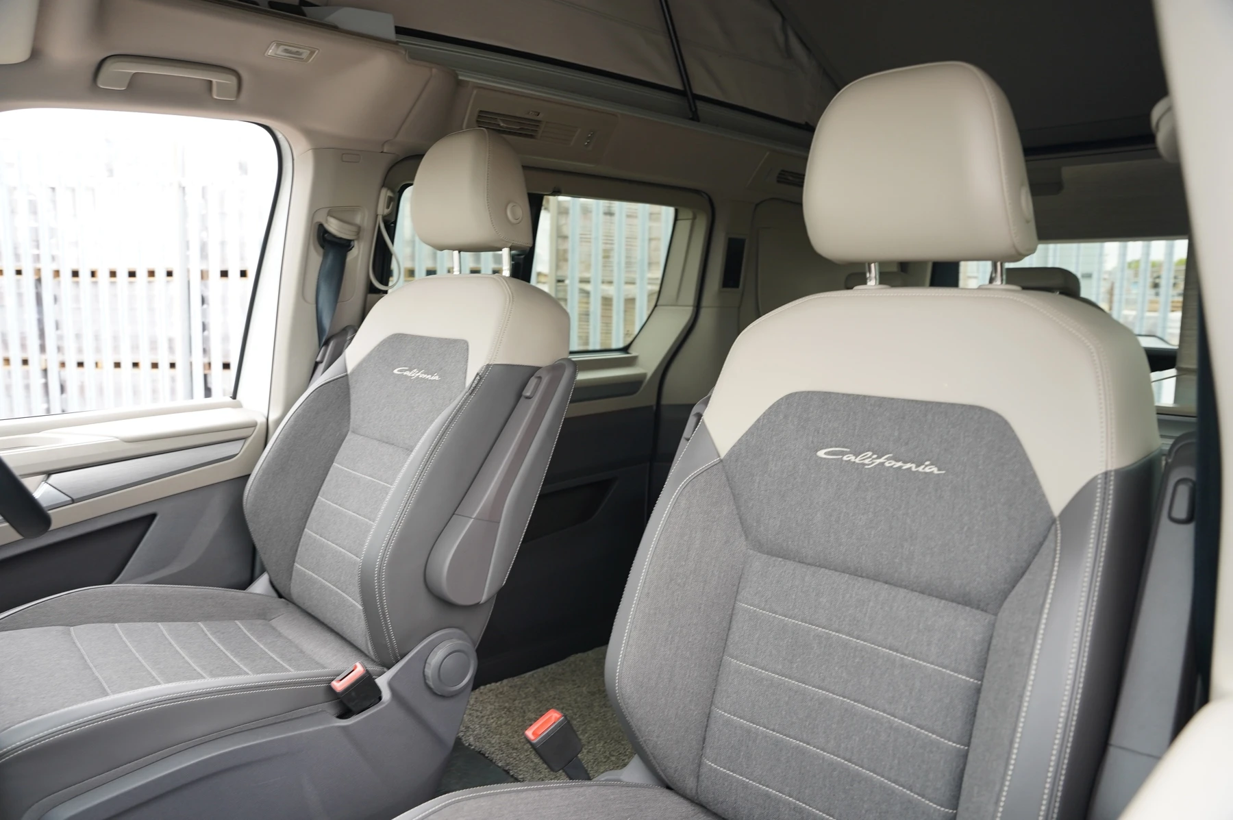 Volkswagen-California-image-9